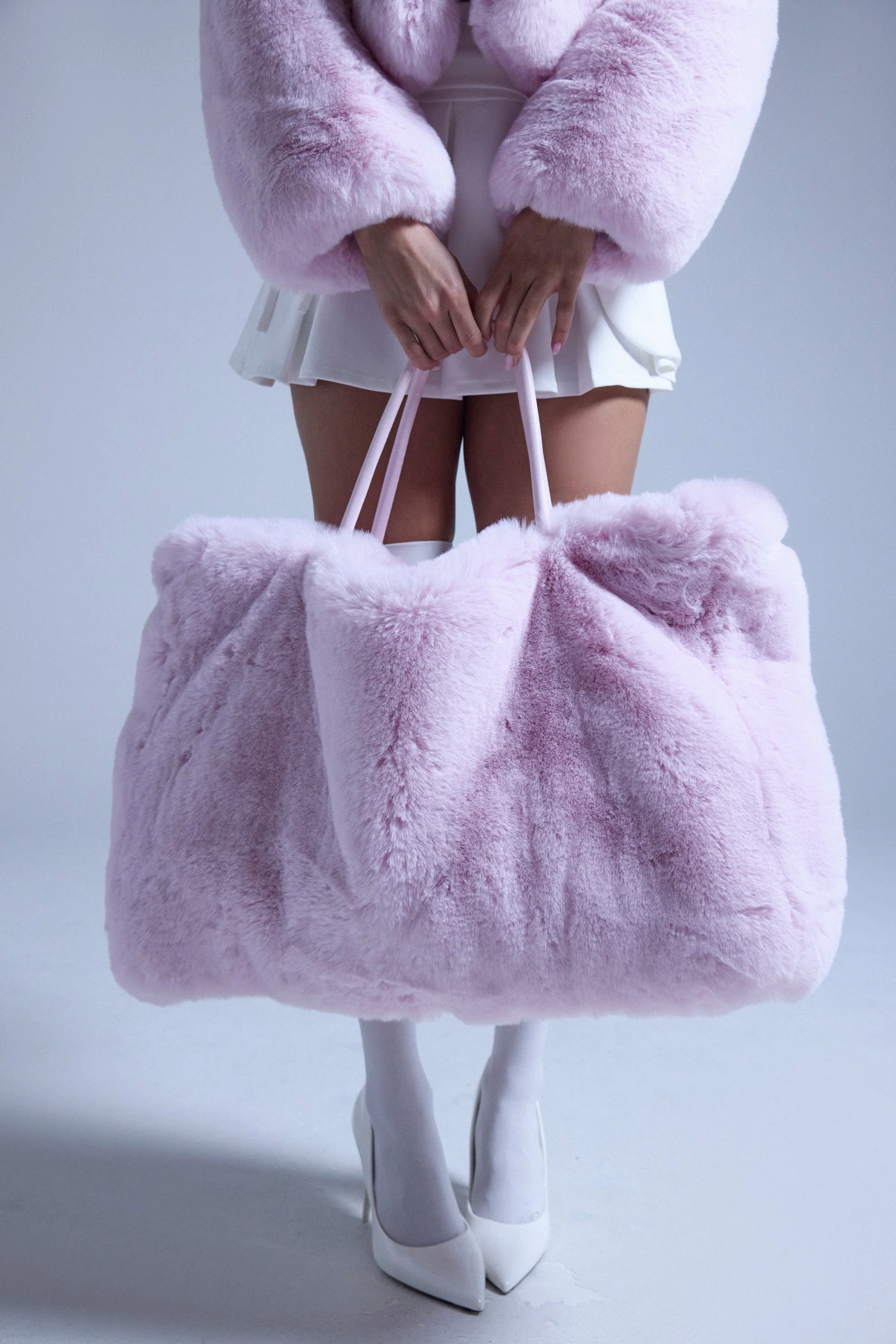BB GURLLLL FAUX FUR TOTE - Image 2