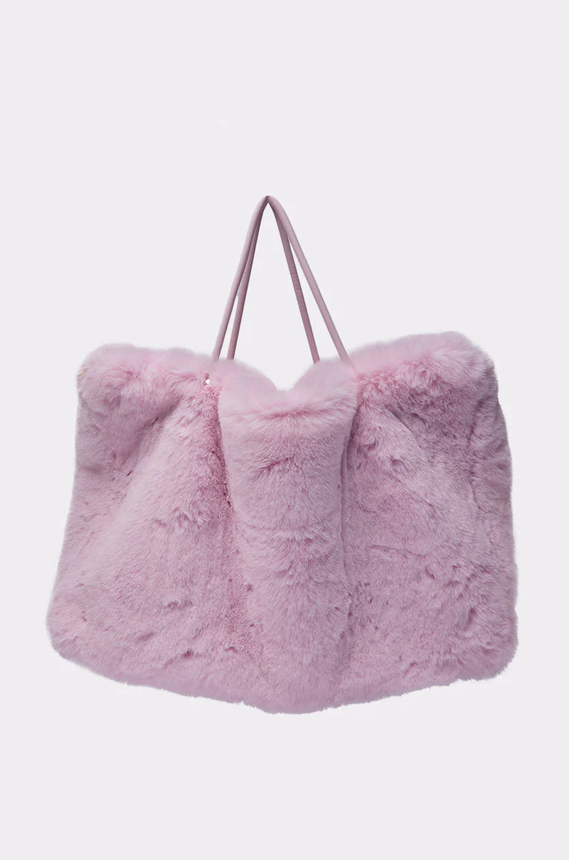BB GURLLLL FAUX FUR TOTE - Image 5