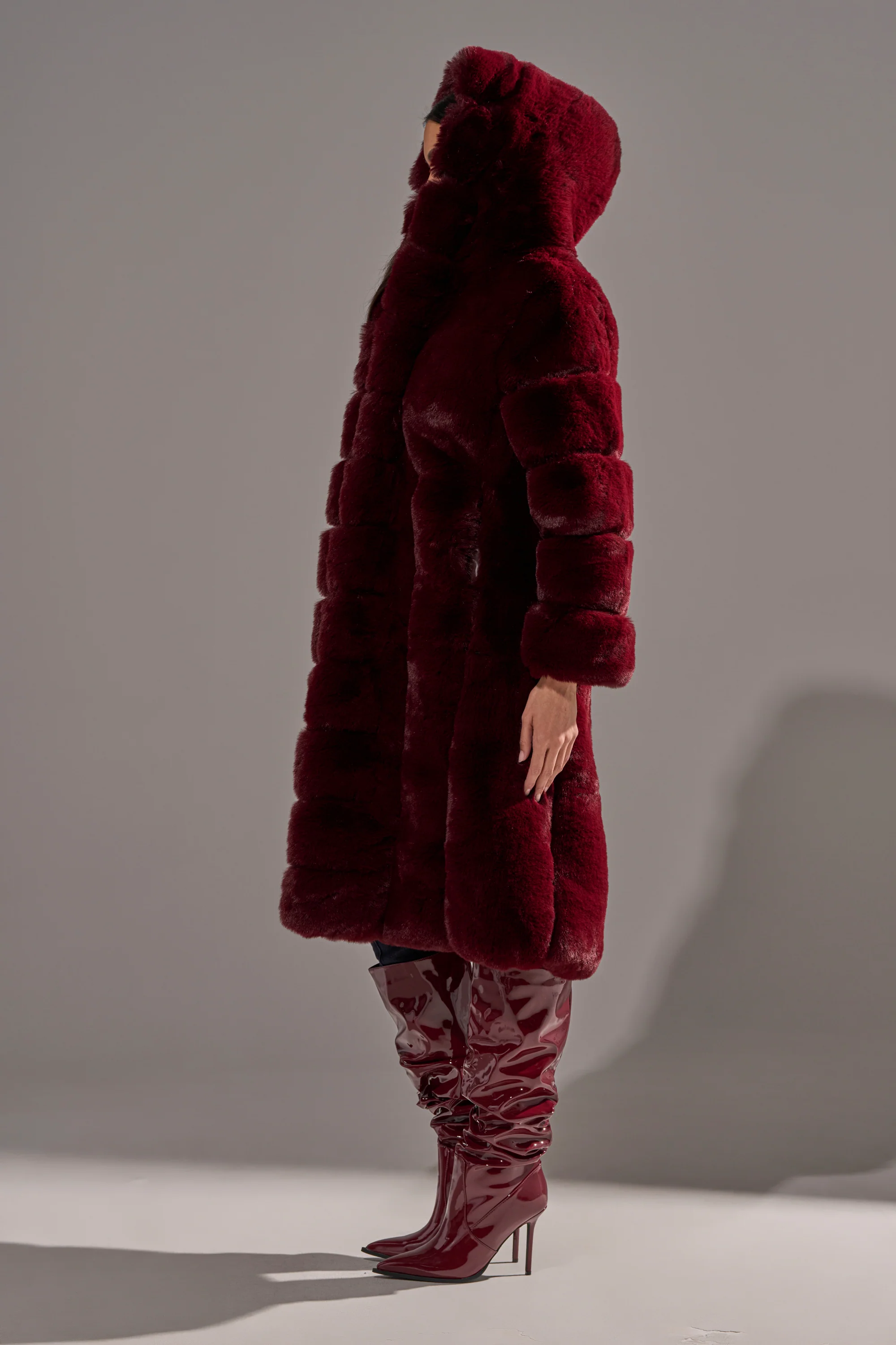 BERLIN HOODED FAUX FUR IN BURGUNDY - Image 6