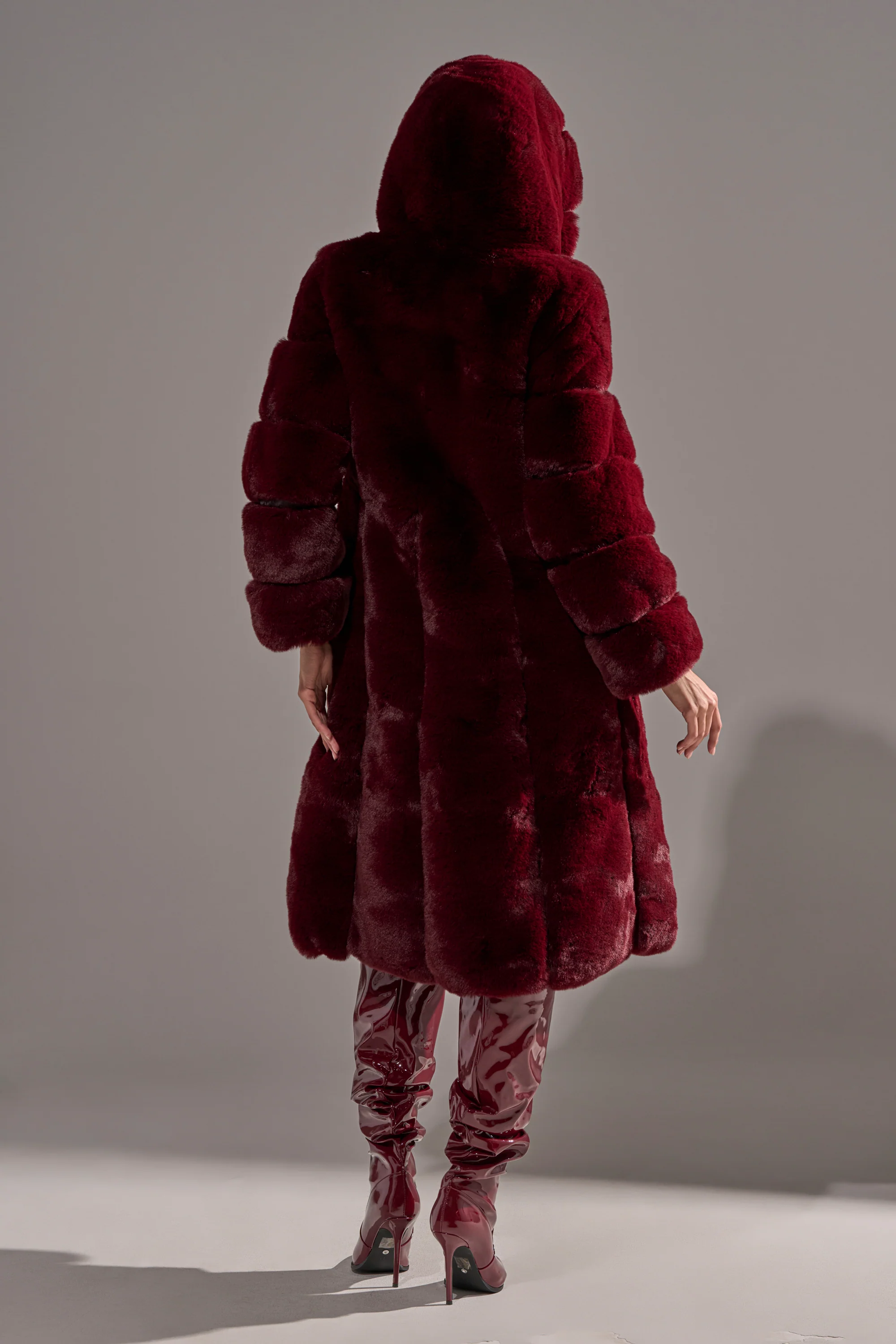 BERLIN HOODED FAUX FUR IN BURGUNDY - Image 7