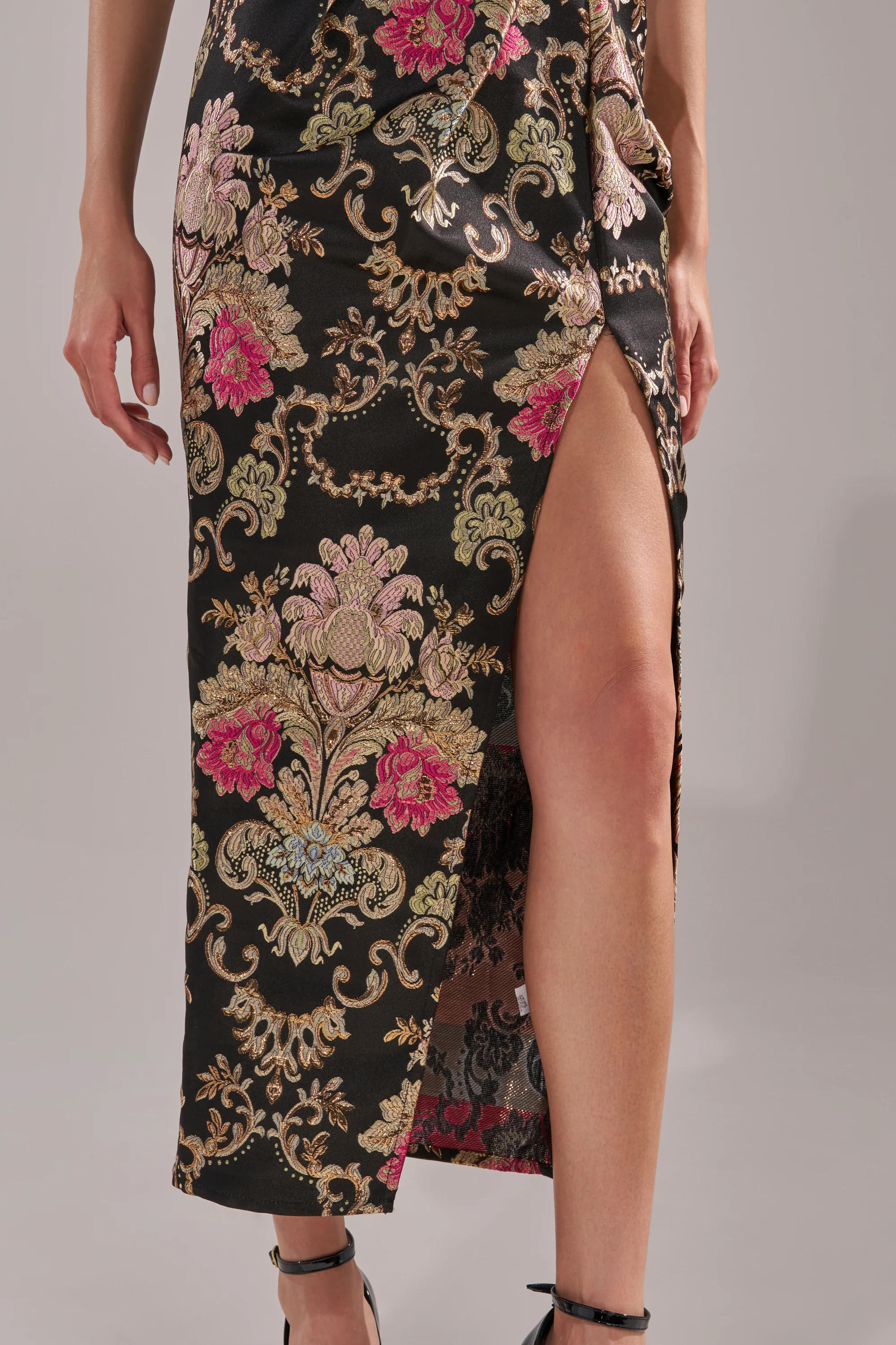 BEST DRESSED BROCADE MAXI DRESS - Image 7