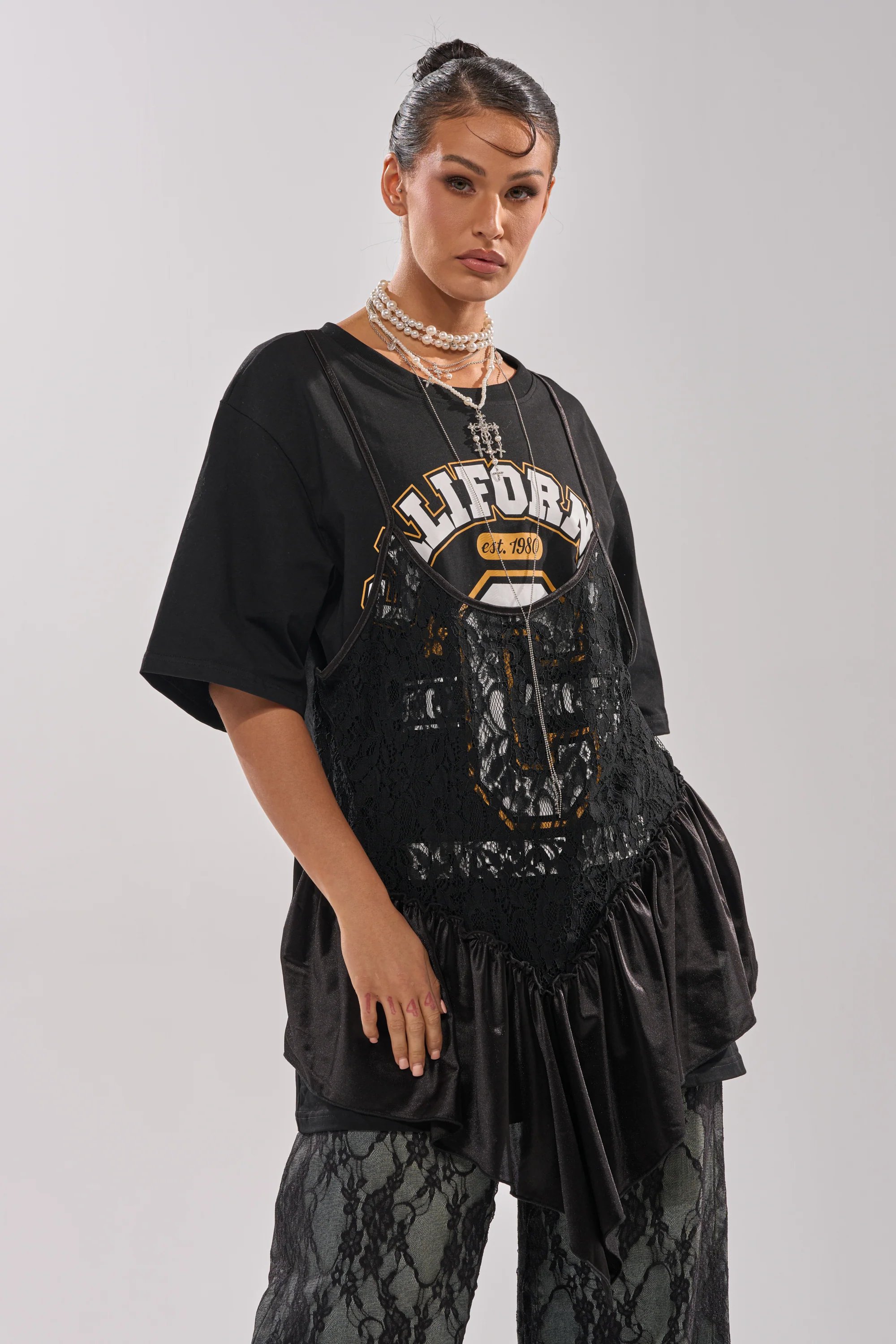 BEVERLY HILLS DIVA LACE OVERLAY TEE - Image 3