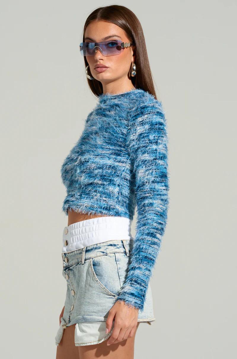 BIG FUZZY ENERGY CROPPED SWEATER IN BLUE - Image 3