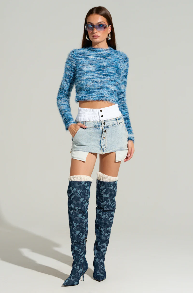 BIG FUZZY ENERGY CROPPED SWEATER IN BLUE - Image 5