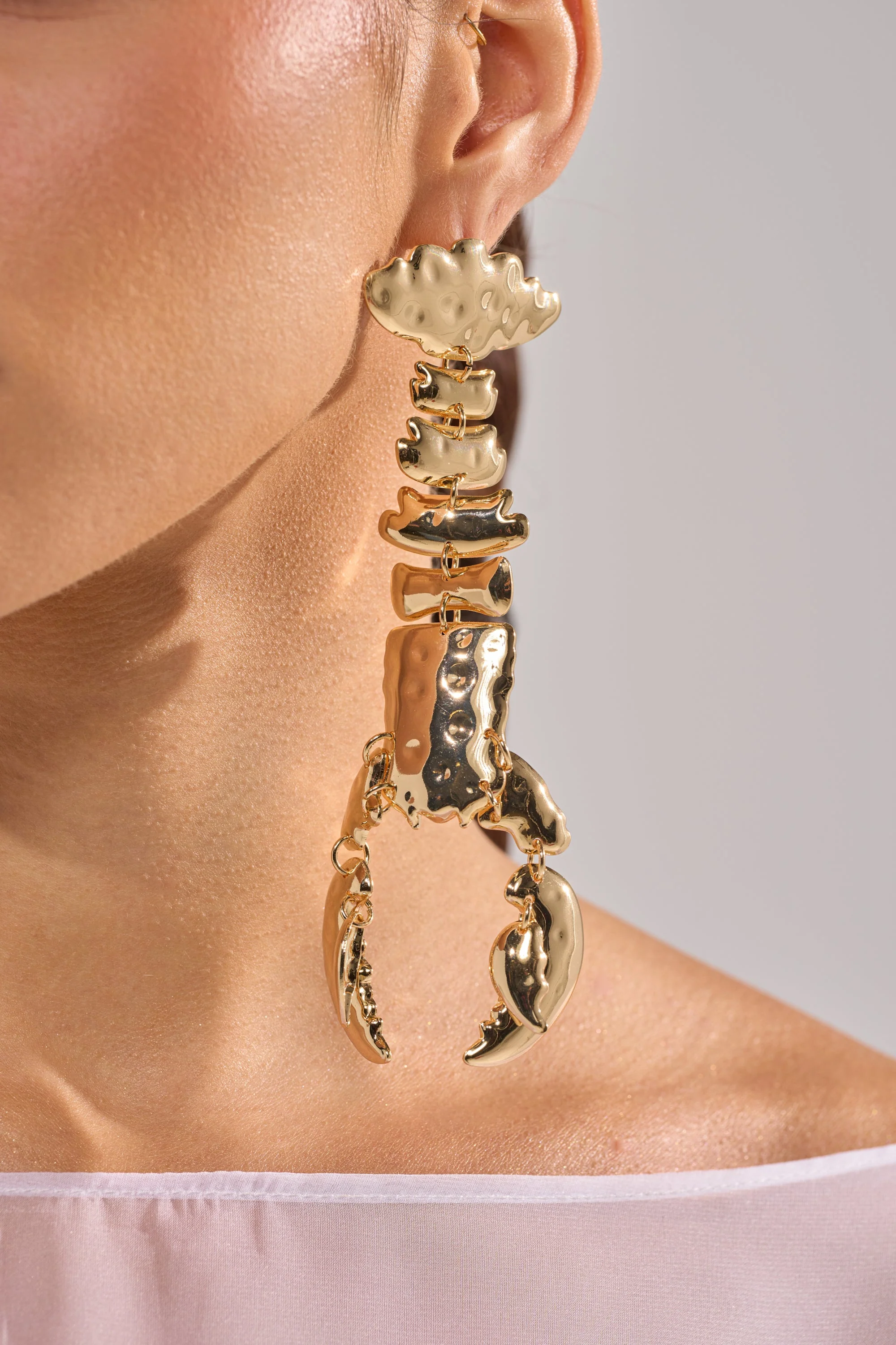 BITE ME EARRING - Image 4