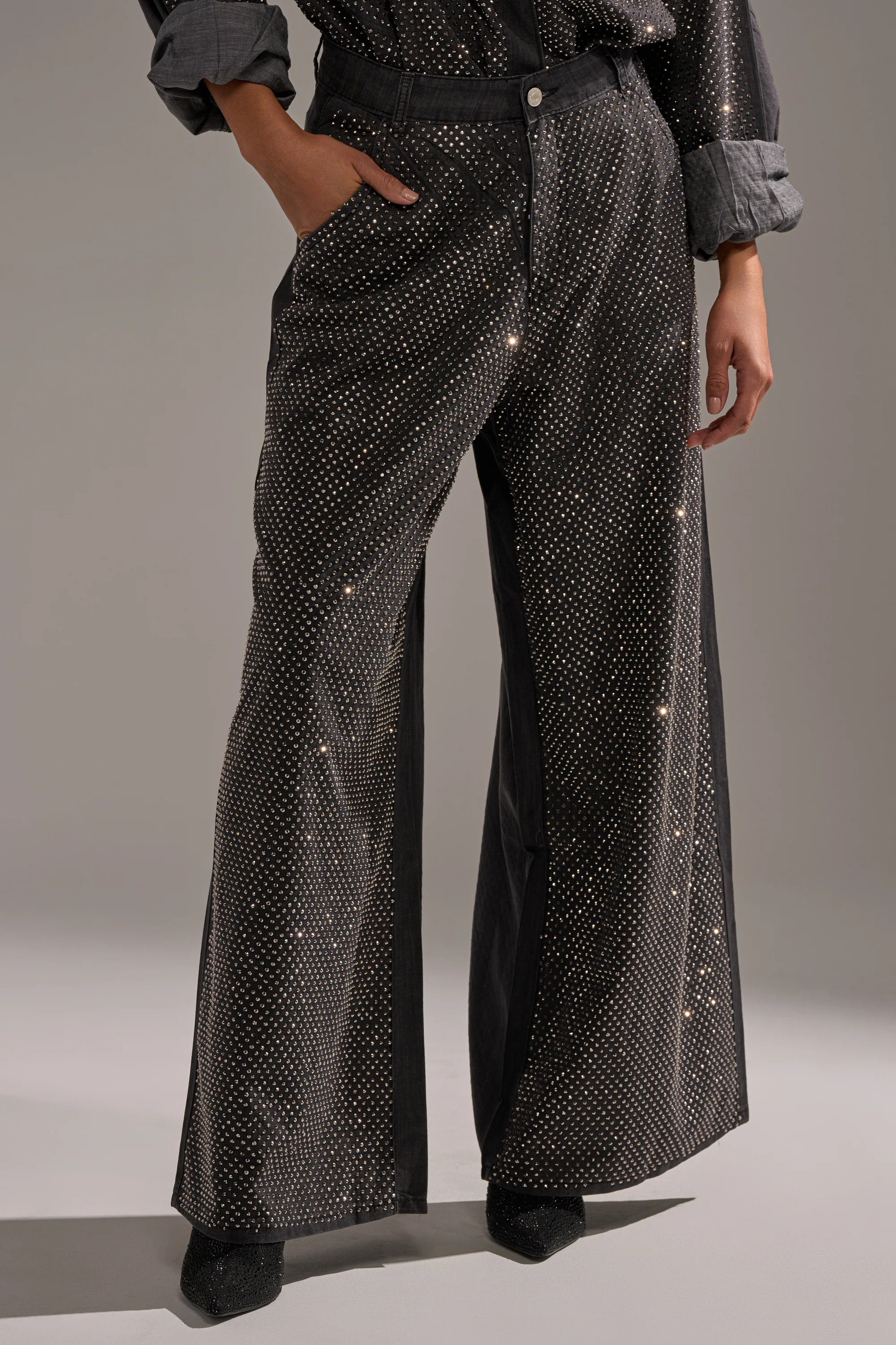 BLING BLING DENIM RELAXED PANT IN BLACK - Image 2