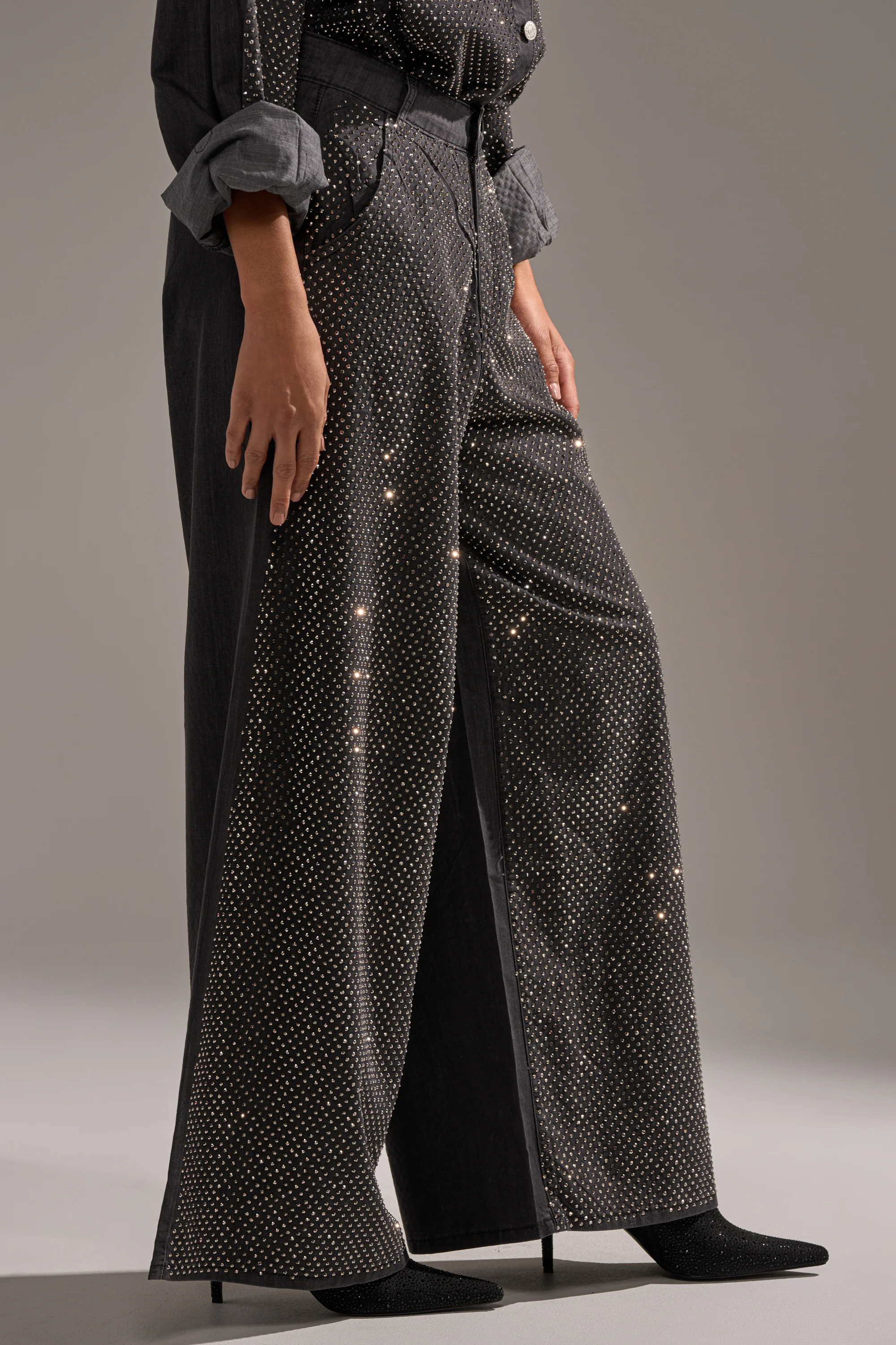 BLING BLING DENIM RELAXED PANT IN BLACK - Image 3