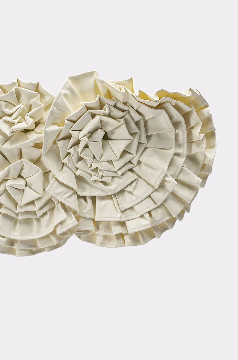BLOOMING PU OVERSIZED BROOCH - Image 7
