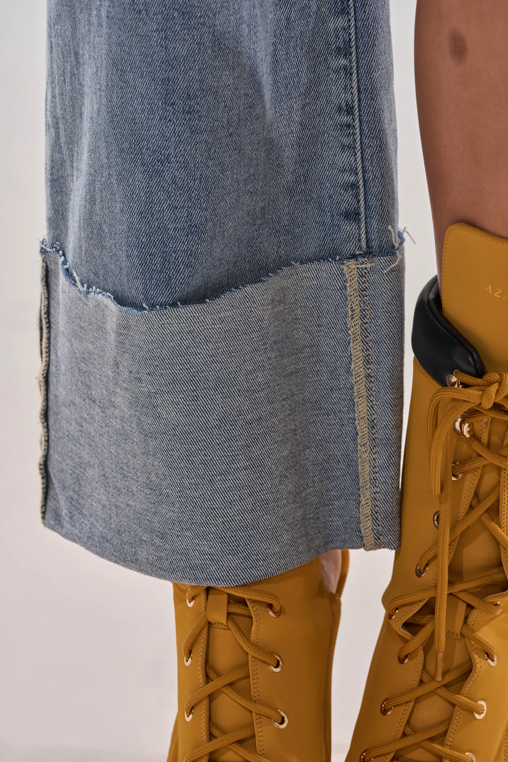 BOTH SIDES OF ME DENIM - Image 9