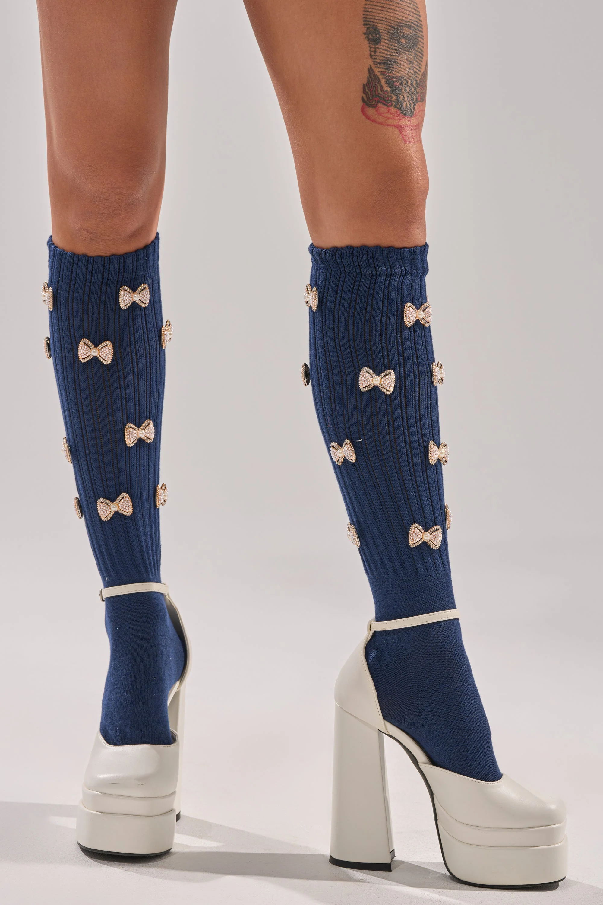 BOW PLEASE CHARM SOCKS - Image 3