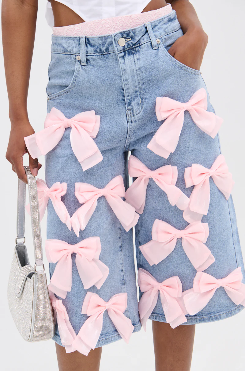 BOWS ALL OVER DENIM BERMUDA SHORT - Image 10