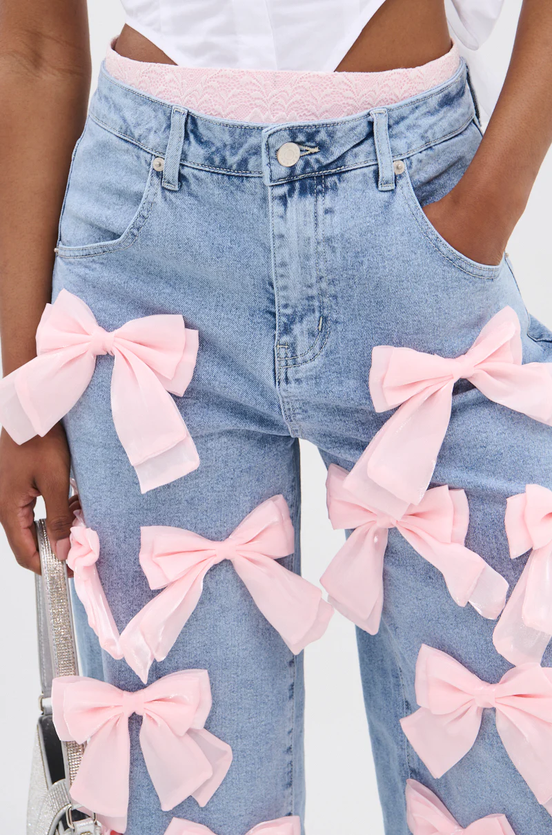 BOWS ALL OVER DENIM BERMUDA SHORT - Image 11