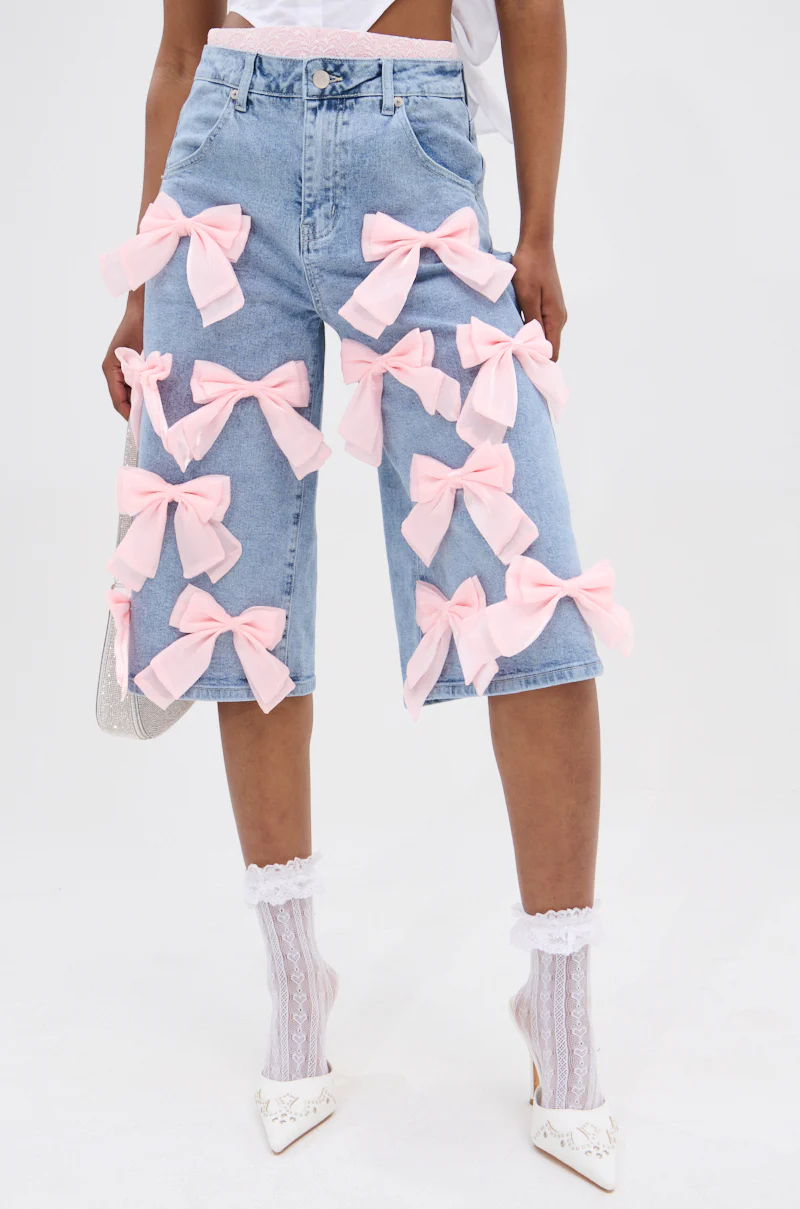 BOWS ALL OVER DENIM BERMUDA SHORT - Image 4