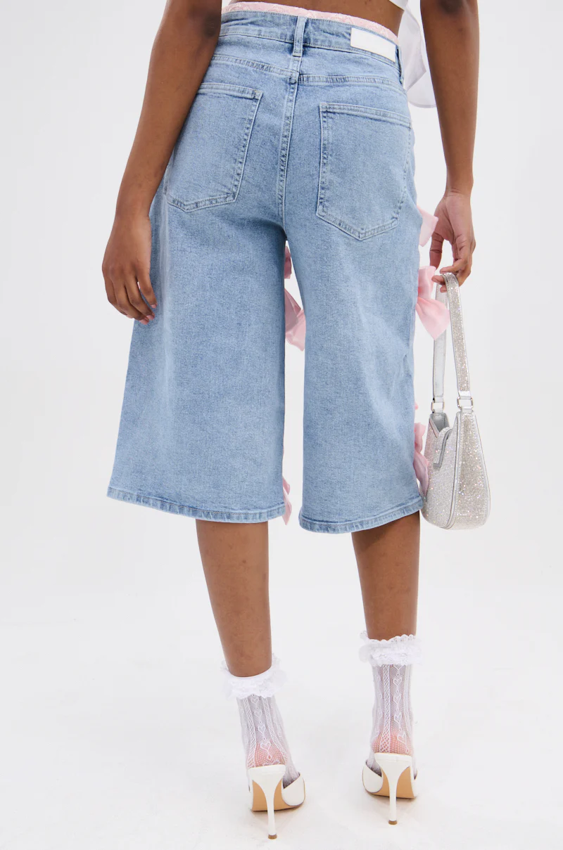 BOWS ALL OVER DENIM BERMUDA SHORT - Image 7