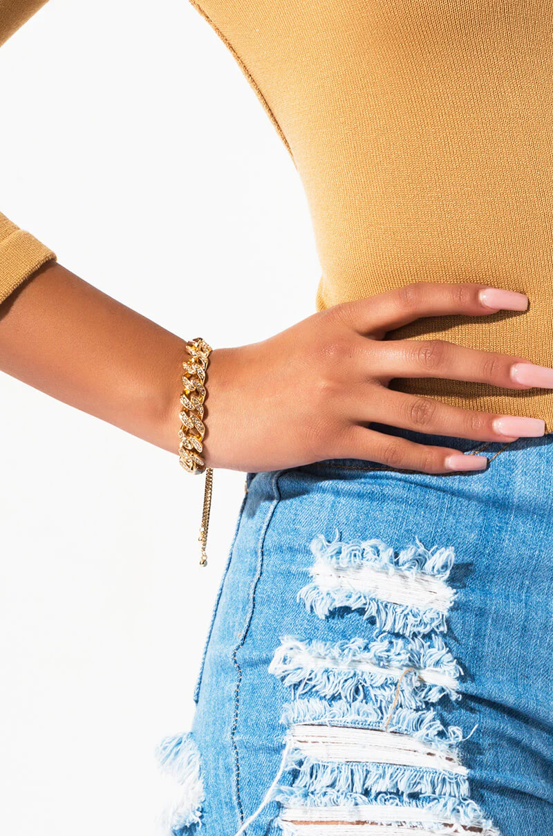 BRACELET