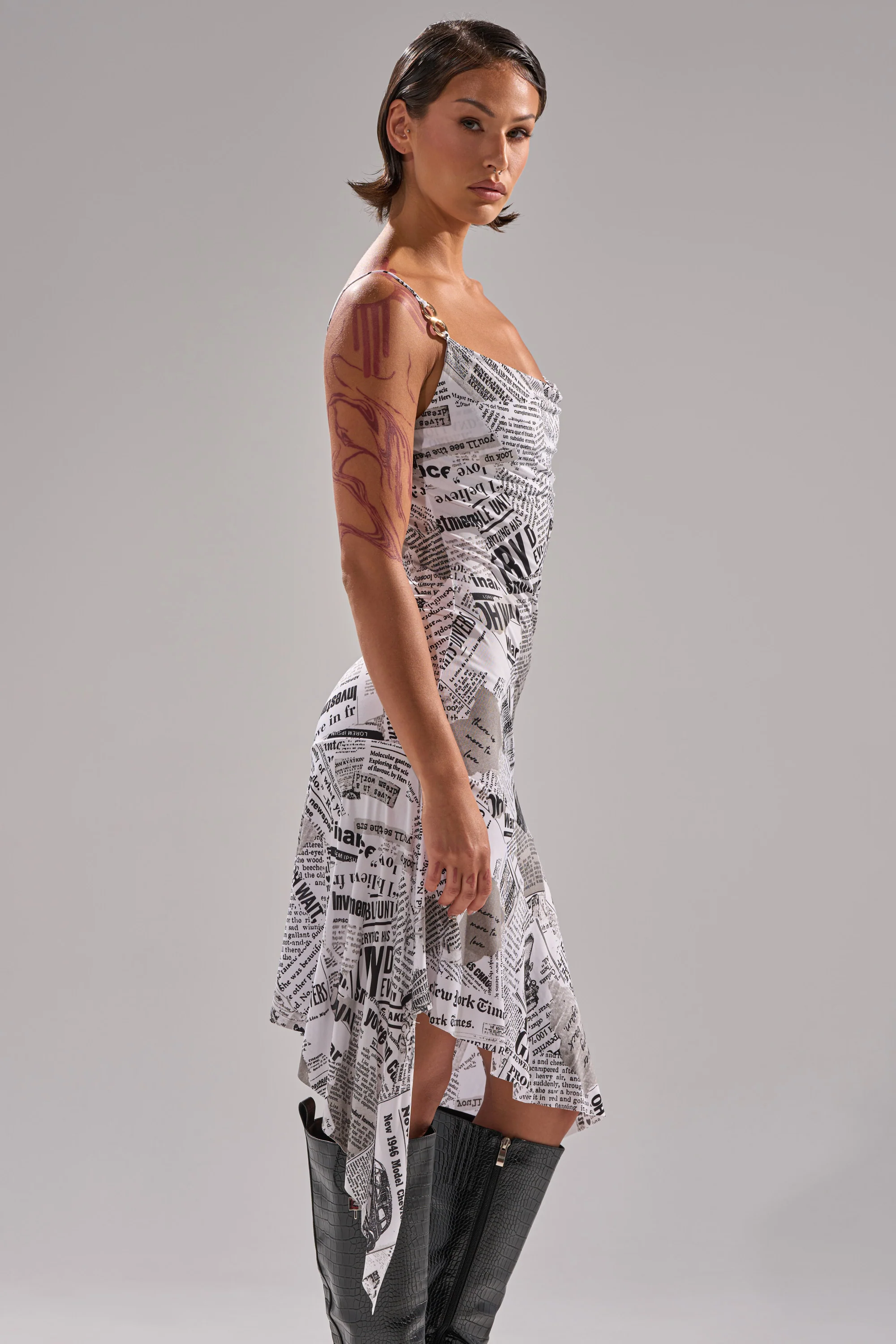 BREAKING NEWS PRINTED MIDI DRESS - Image 4