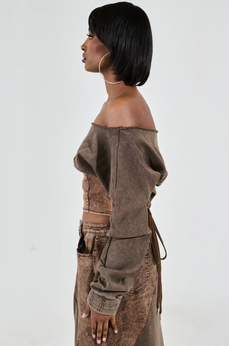 BROKE MY HEART OFF THE SHOULDER SWEATSHIRT - Image 4