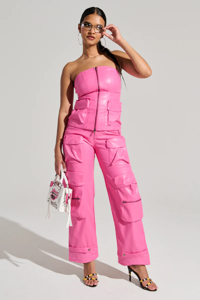 BUBBLEGUM SHORTY CARGO PANT IN PINK - Image 5
