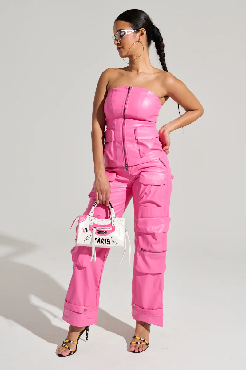 BUBBLEGUM SHORTY CARGO PANT IN PINK - Image 8