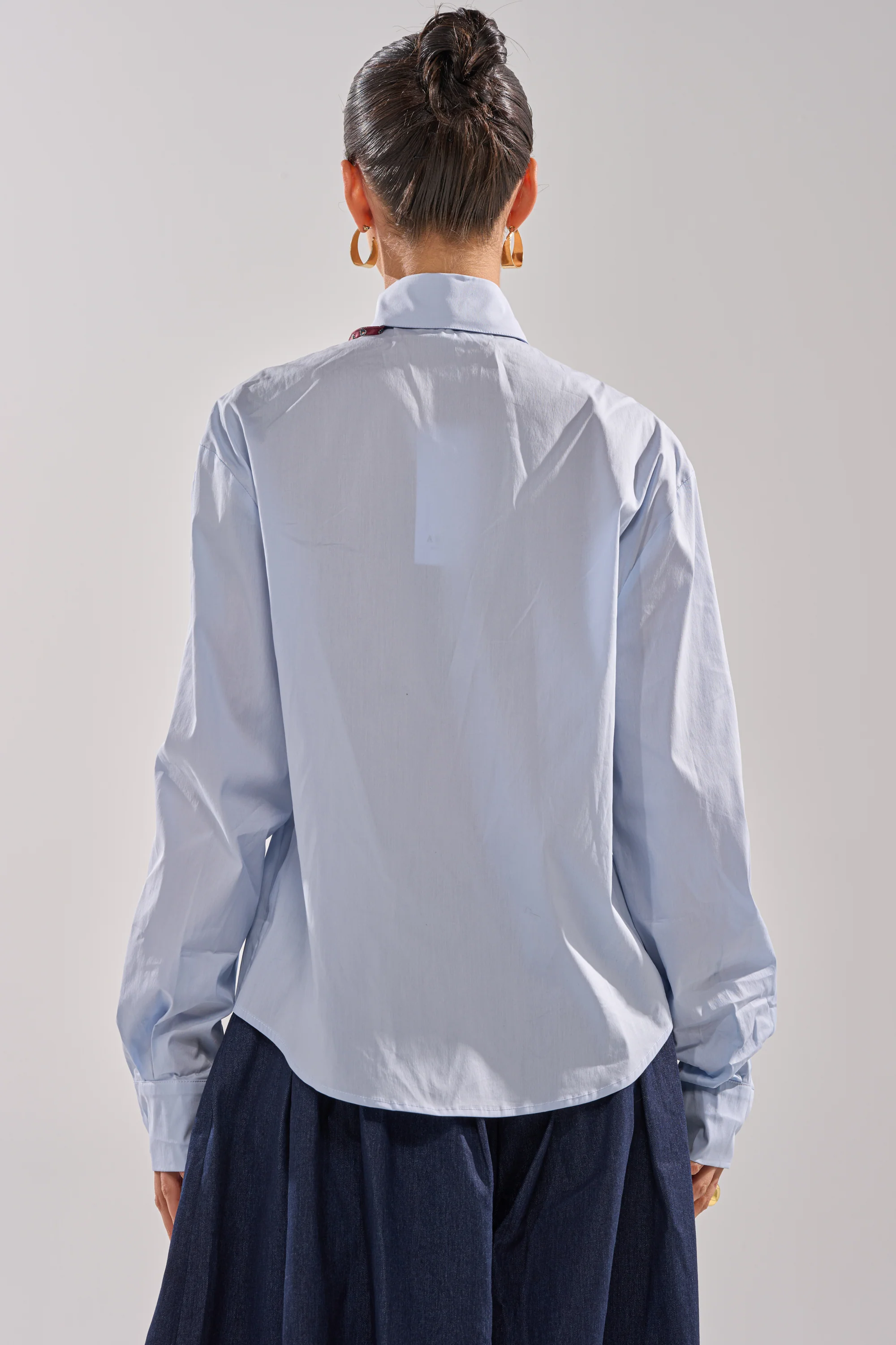 BUSINESS IN THE FRONT BUTTON DOWN - Image 7