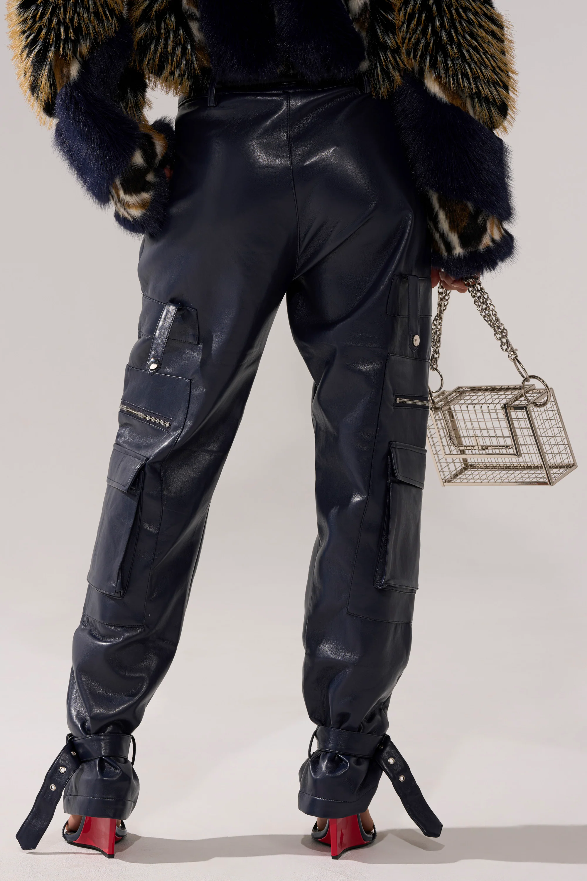 BUTTER LUXE PANTS IN NAVY - Image 4