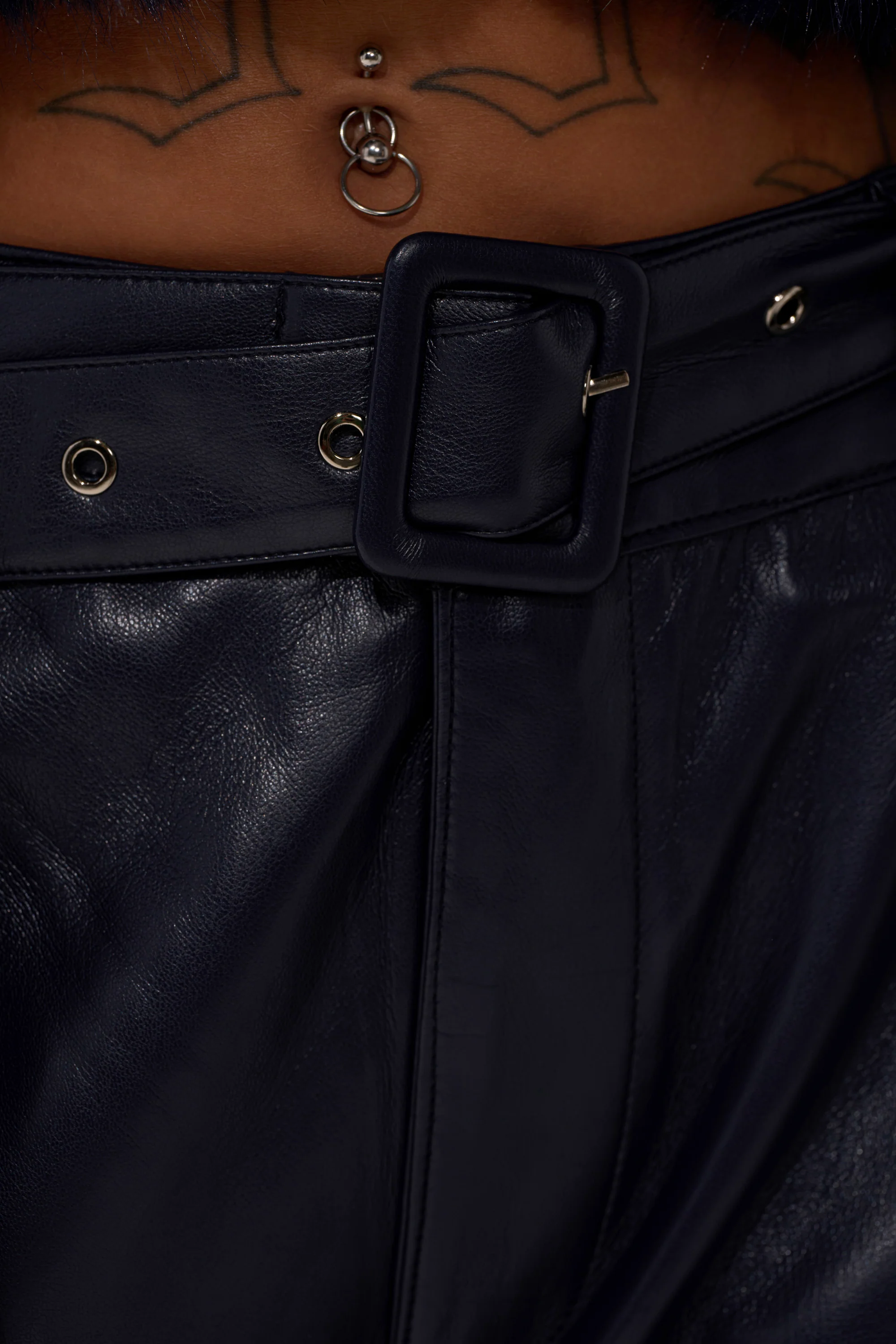 BUTTER LUXE PANTS IN NAVY - Image 7