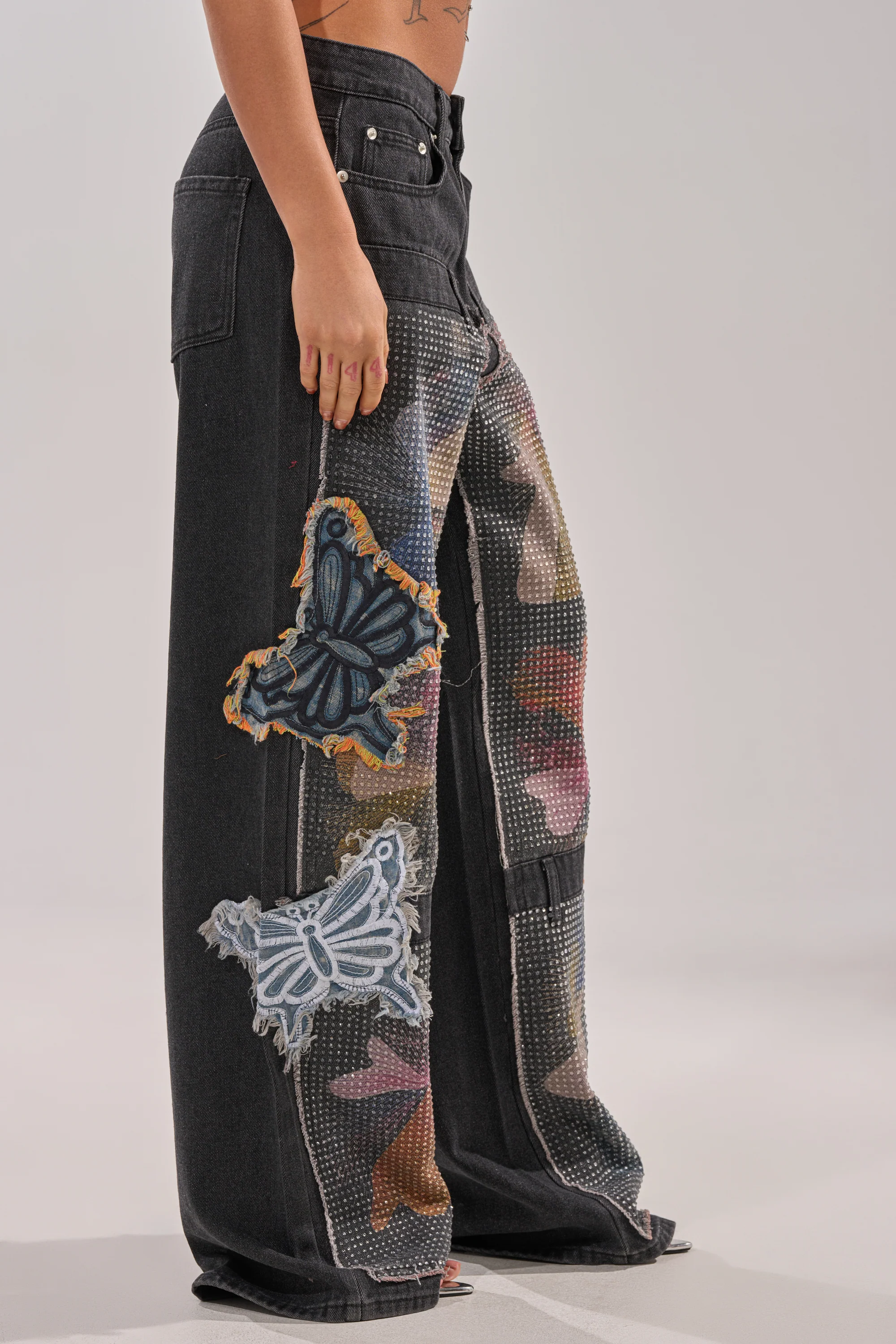 BUTTERFLY EFFECT RELAXED DENIM - Image 3
