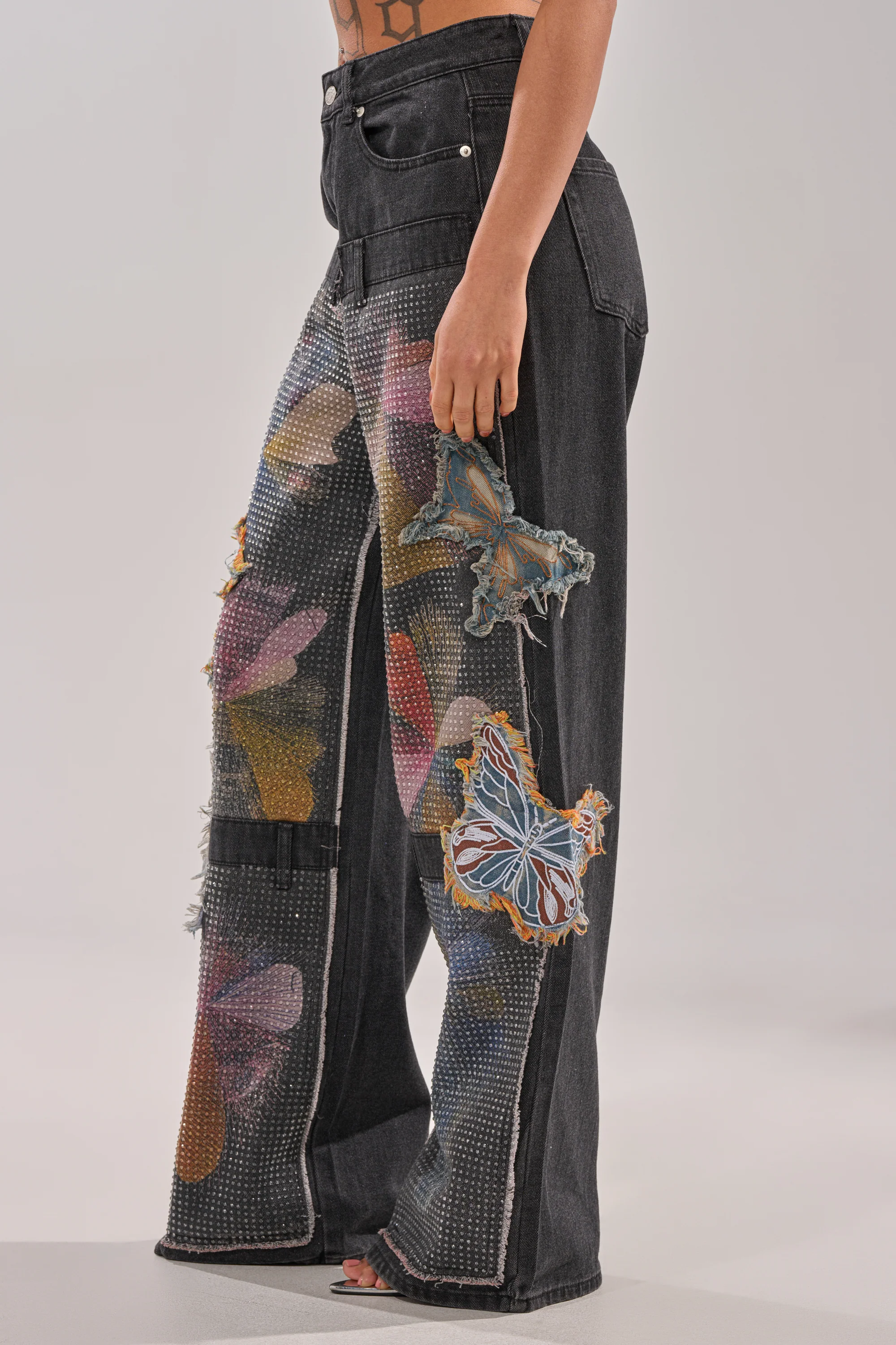 BUTTERFLY EFFECT RELAXED DENIM - Image 4