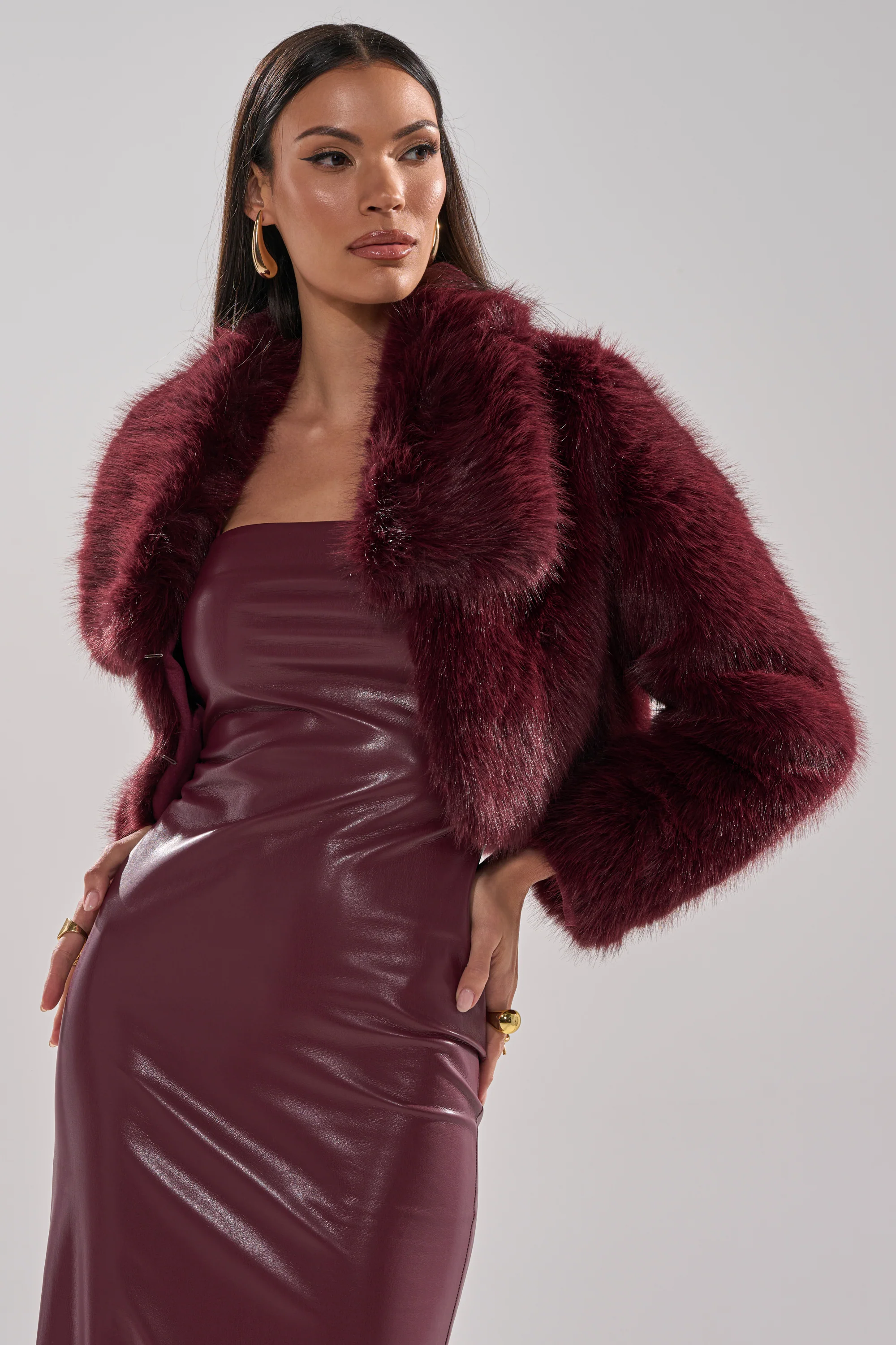 CADENCE FAUX FUR IN BURGUNDY - Image 3