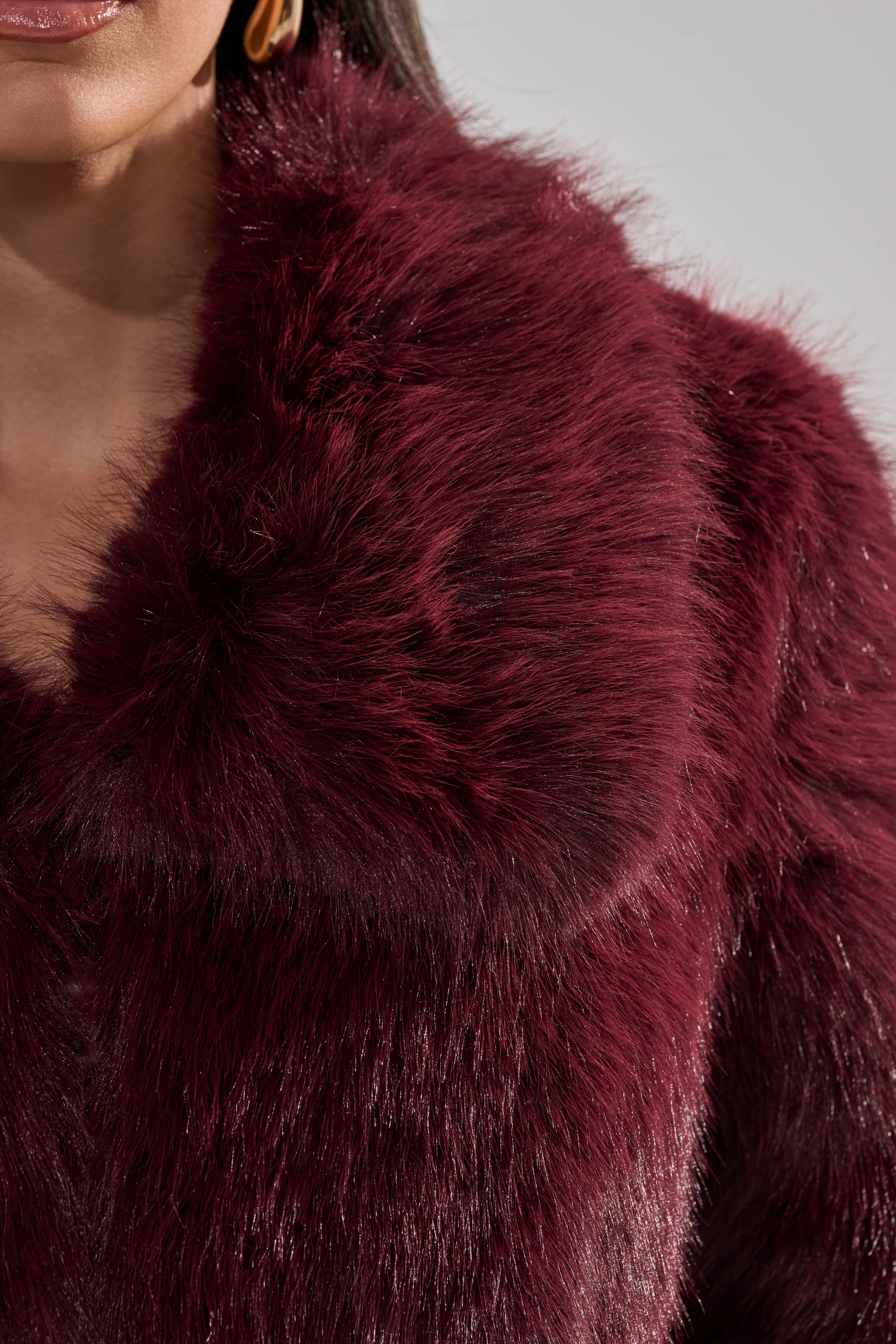 CADENCE FAUX FUR IN BURGUNDY - Image 8