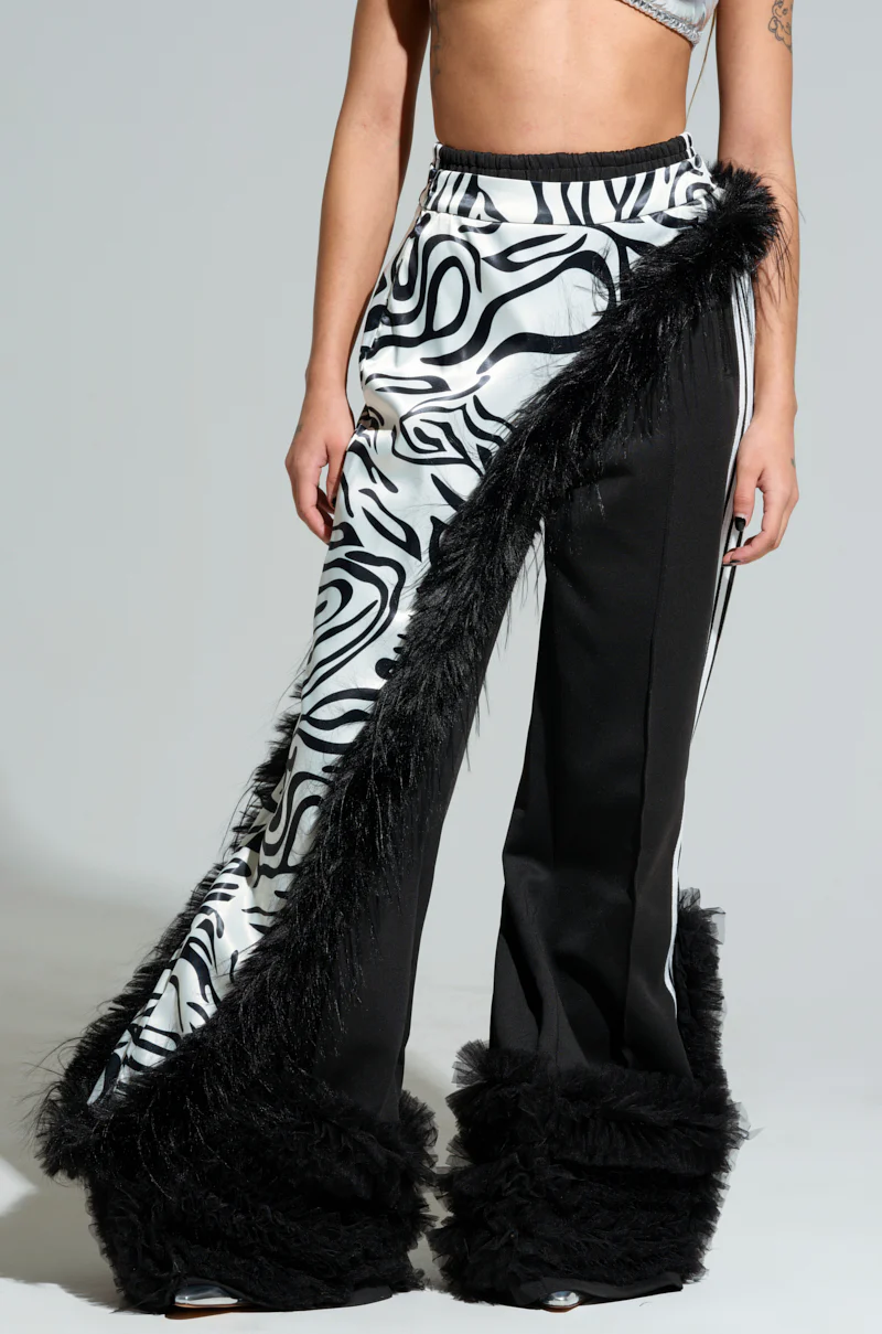 CALL ME WILD FUR TRIM BELT SKIRT - Image 2