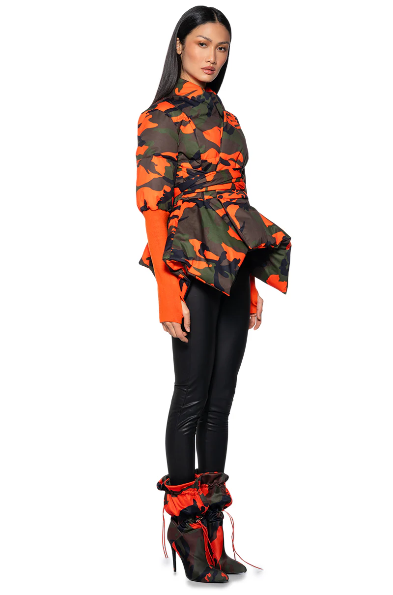 CAMO PEPLUM PUFFER JACKET WITH RIB ARMS AND THUMBHOLE - Image 3