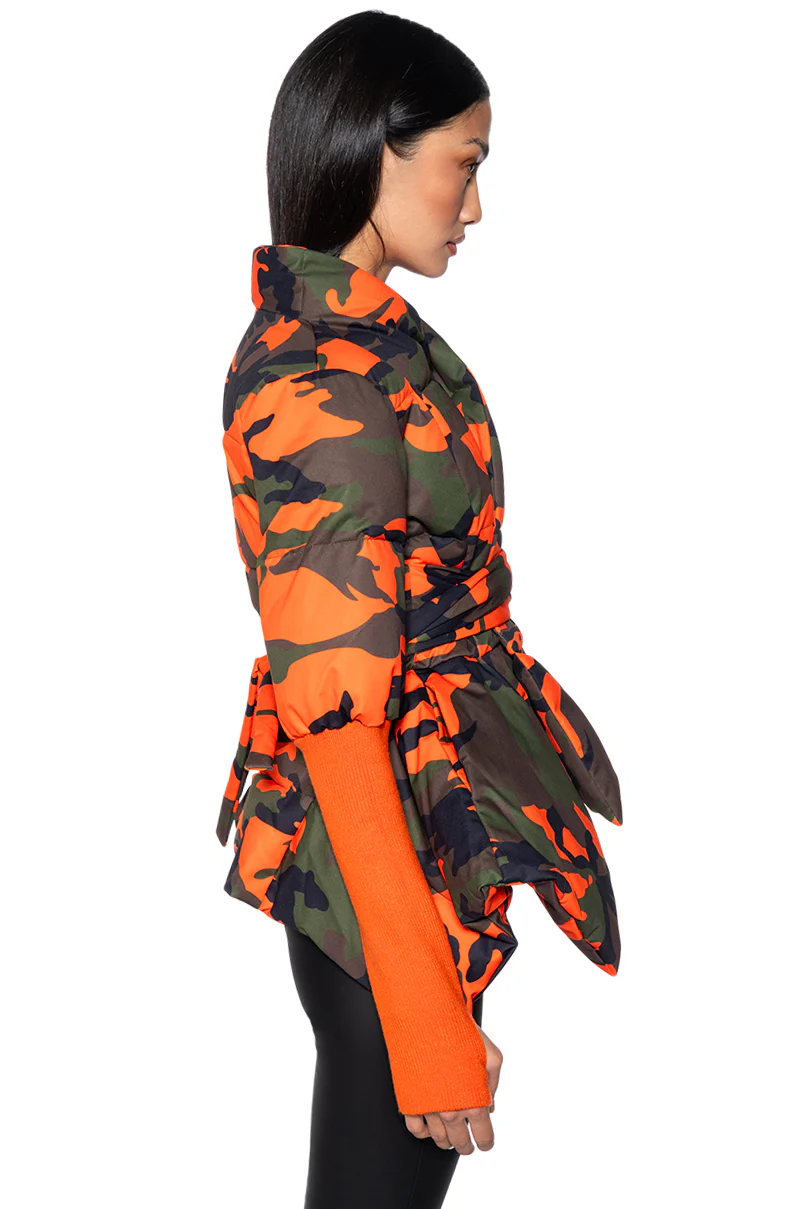 CAMO PEPLUM PUFFER JACKET WITH RIB ARMS AND THUMBHOLE - Image 4