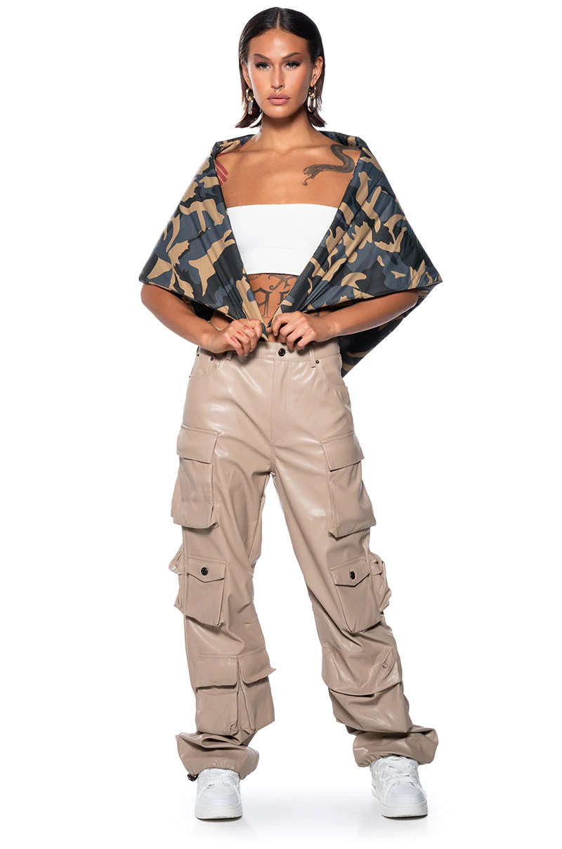 CAMPING PUFFER SCARF IN CAMO - Image 2