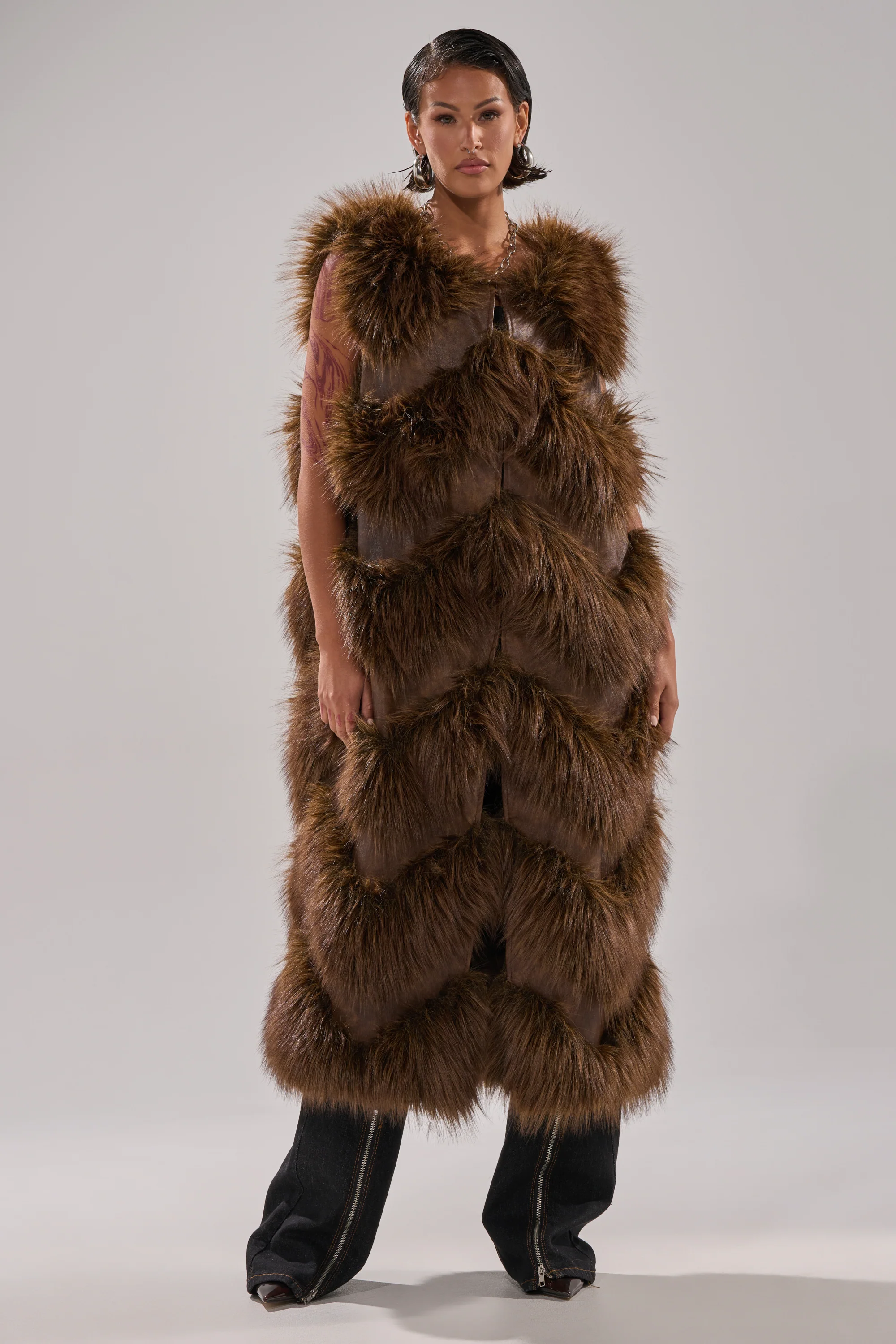 CAN'T BE BOTHERED PANELED FUR VEST - Image 5