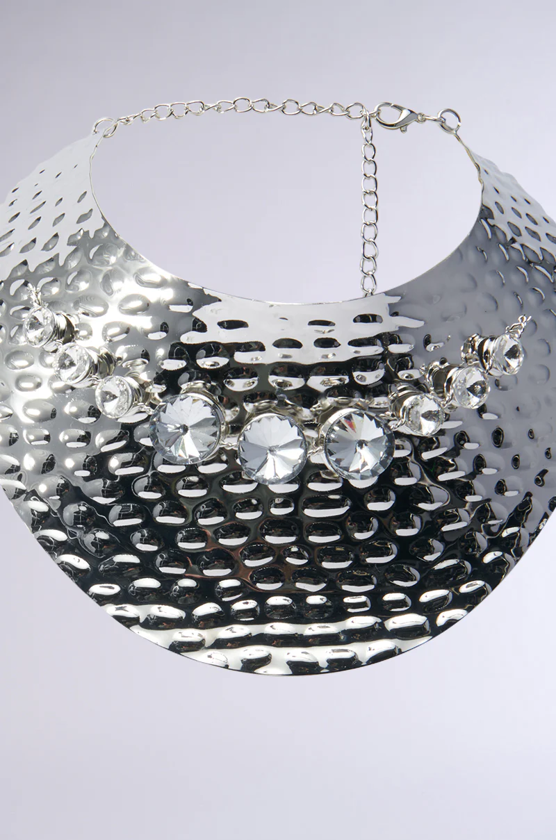 CANT BREAK ME TEXTURED METAL NECKLACE - Image 3