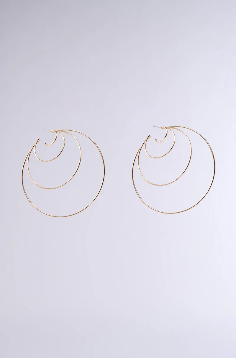 CANT KEEP UP HOOP EARRING - Image 4