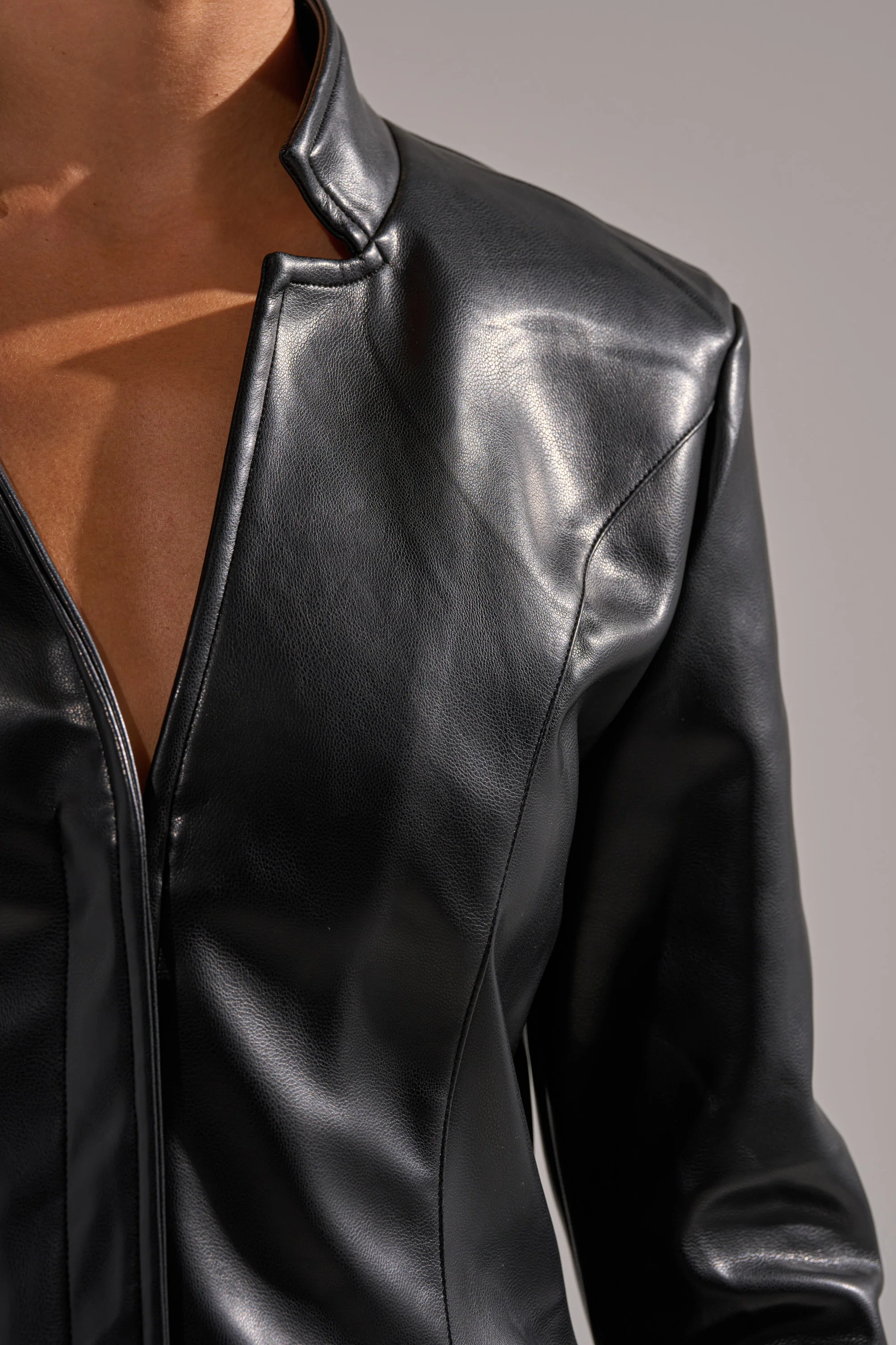 CARMEN BODYCON BLAZER IN BLACK - Image 7
