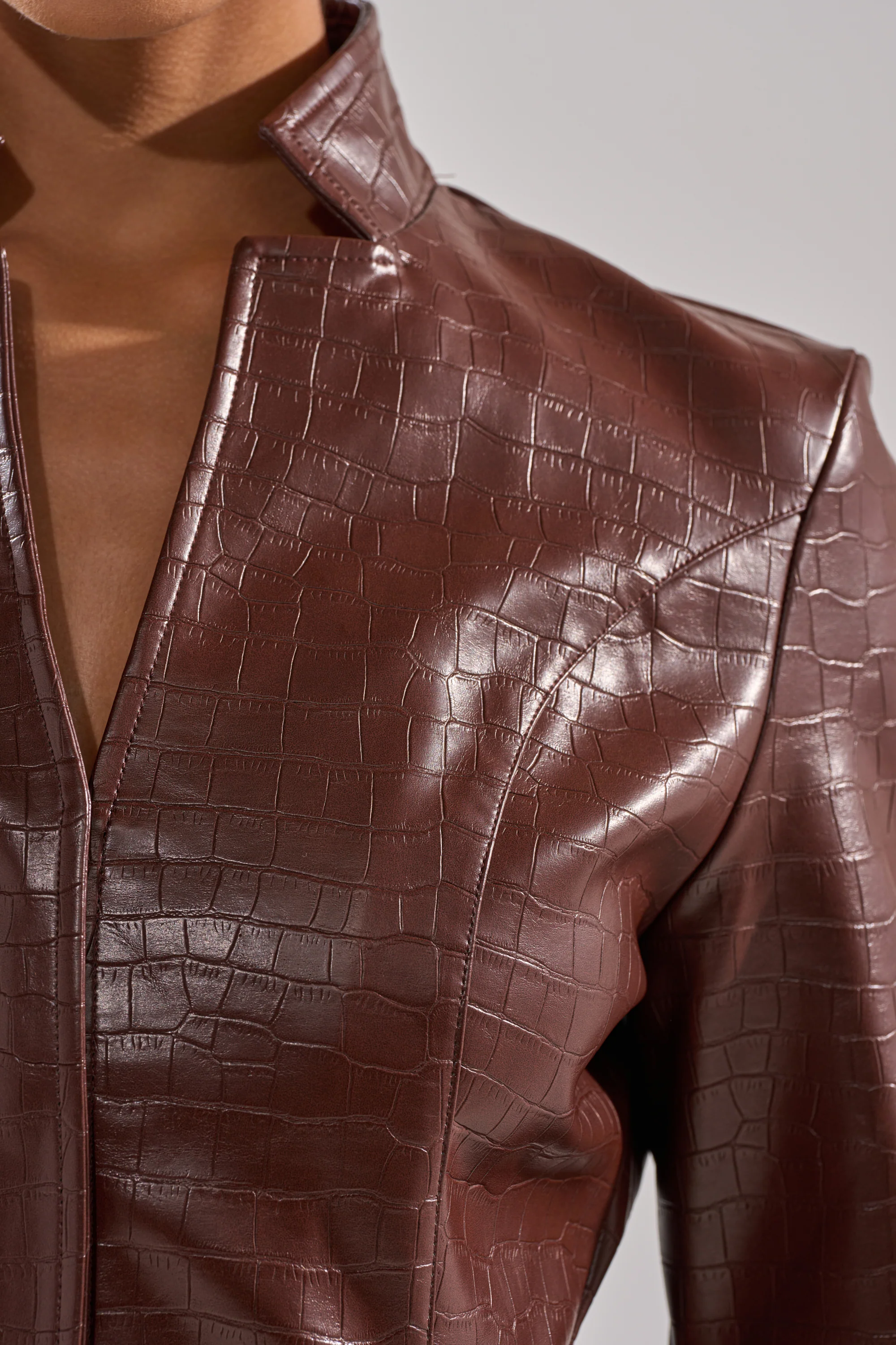 CARMEN BODYCON BLAZER IN BURGUNDY - Image 8