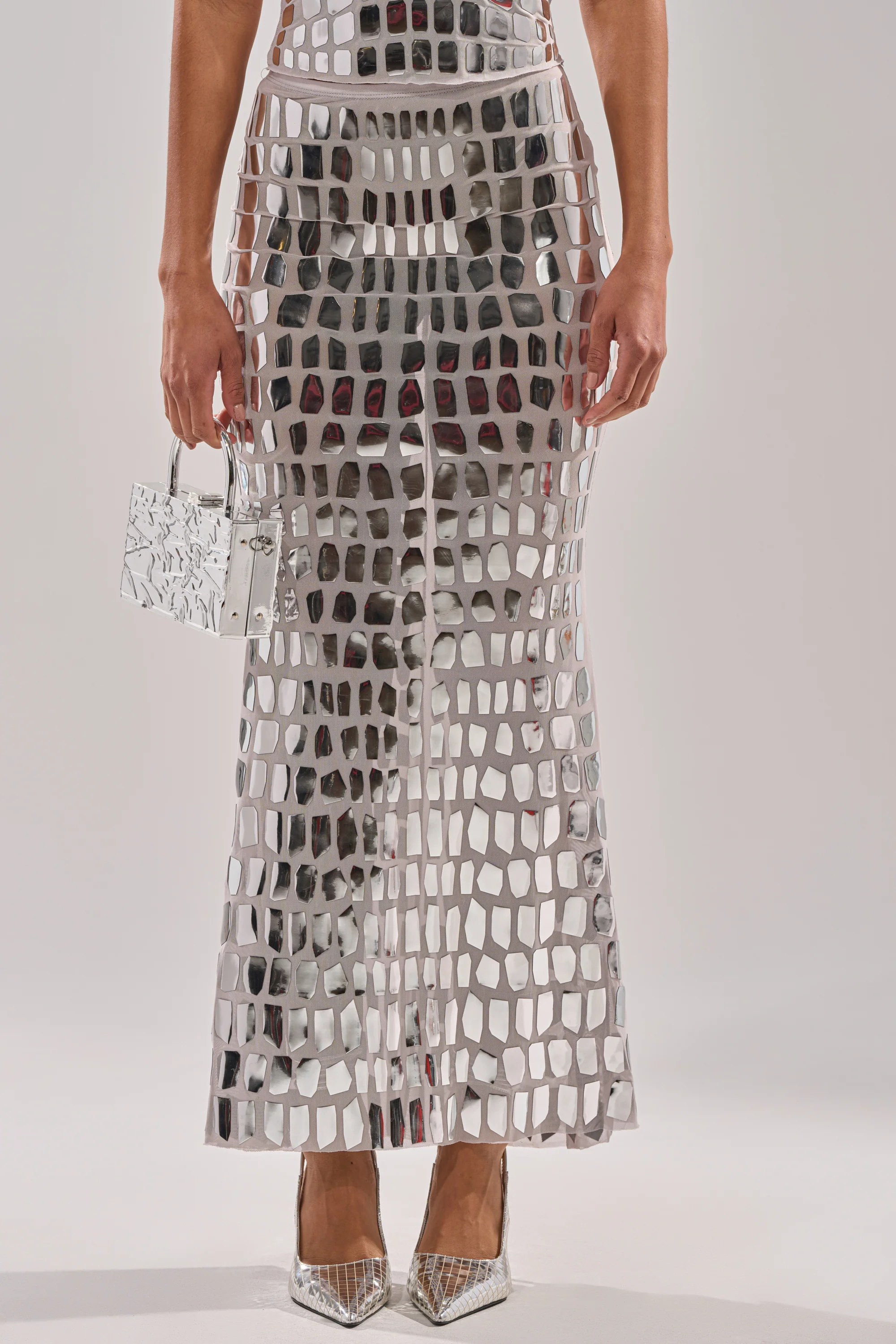 CHAMPAGNE POPPIN MAXI SKIRT - Image 3