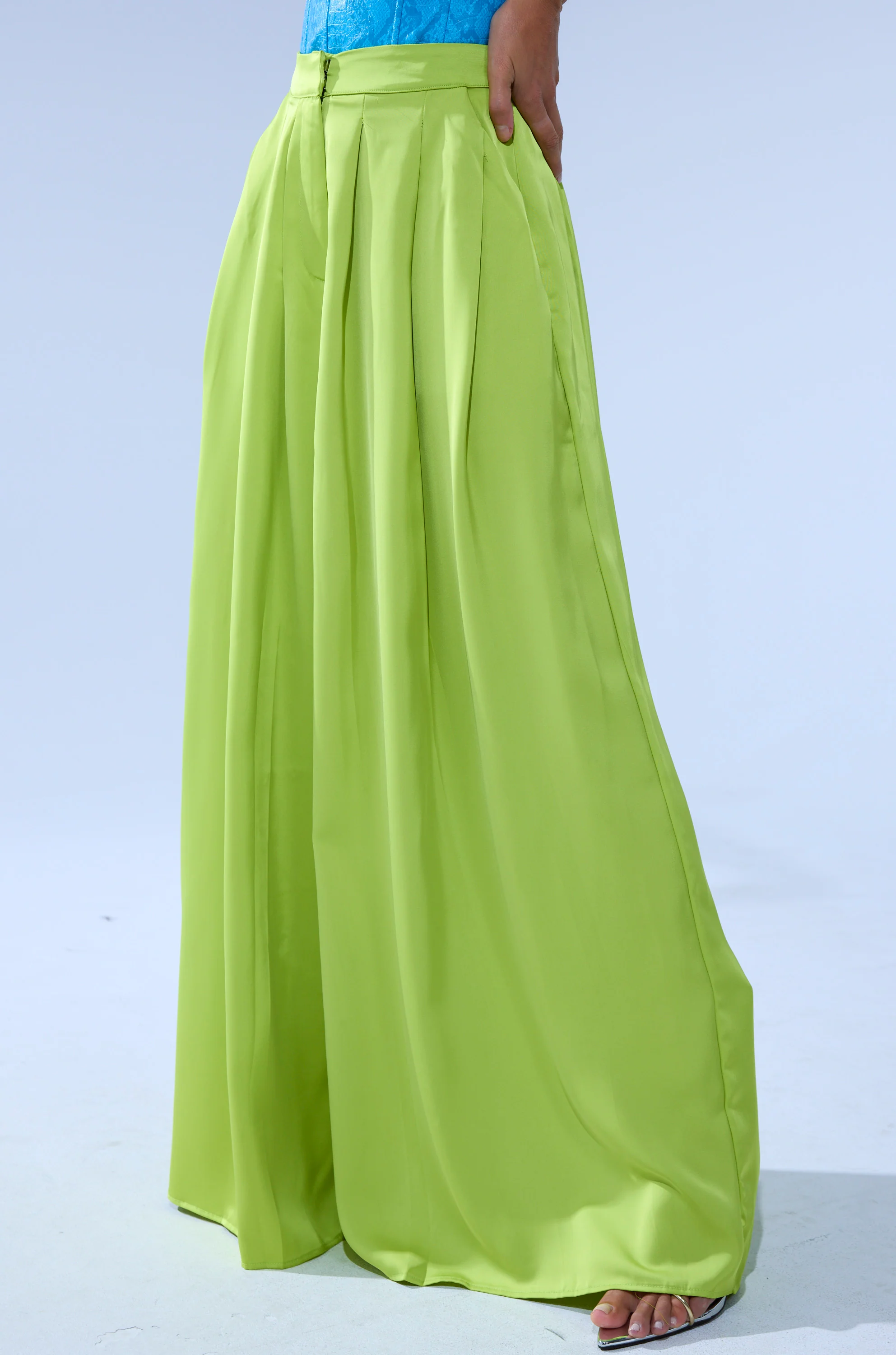 CHARTREUSE PLEATED PALAZZO PANT - Image 3