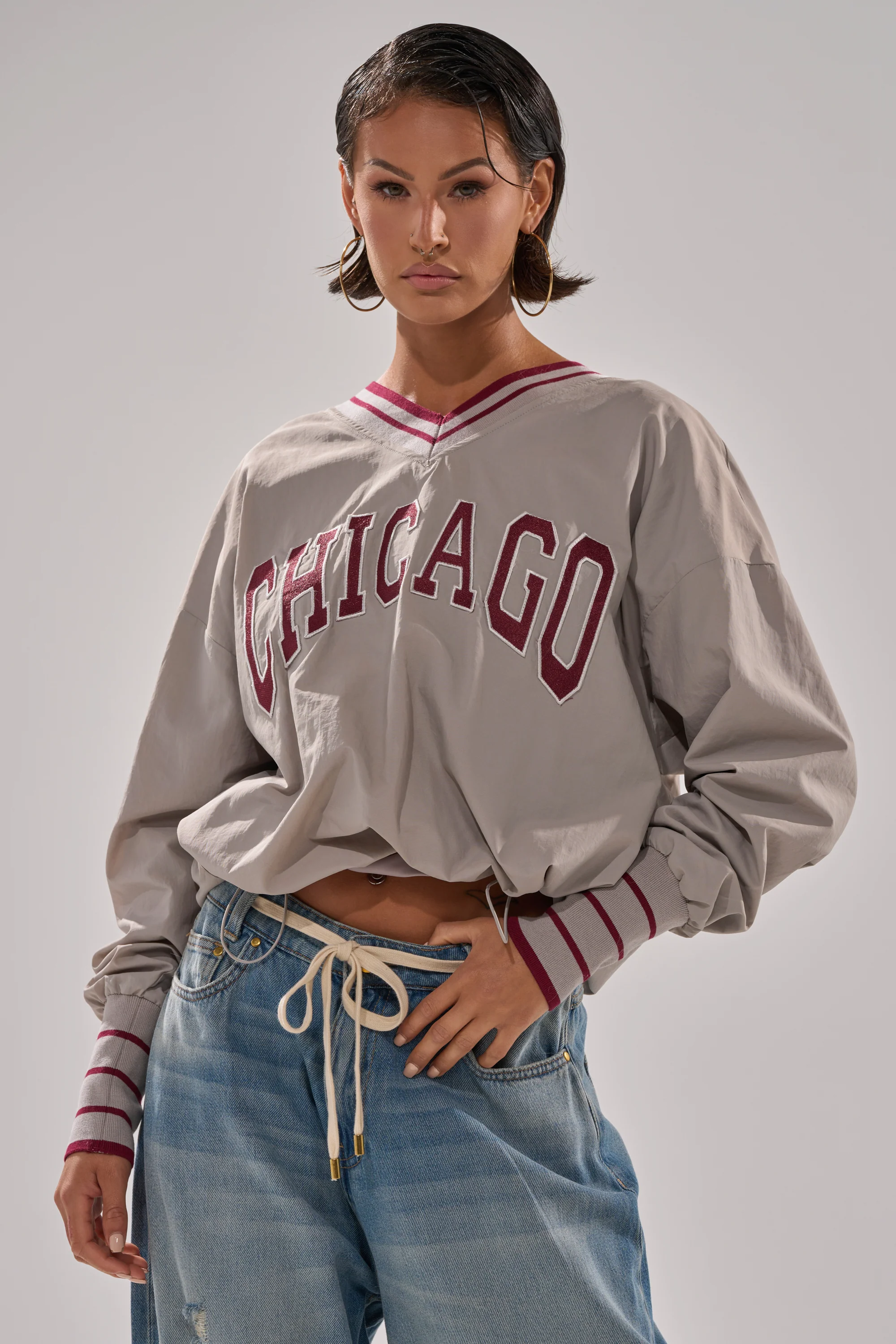 CHICAGO V-NECK SWEATSHIRT - Image 3