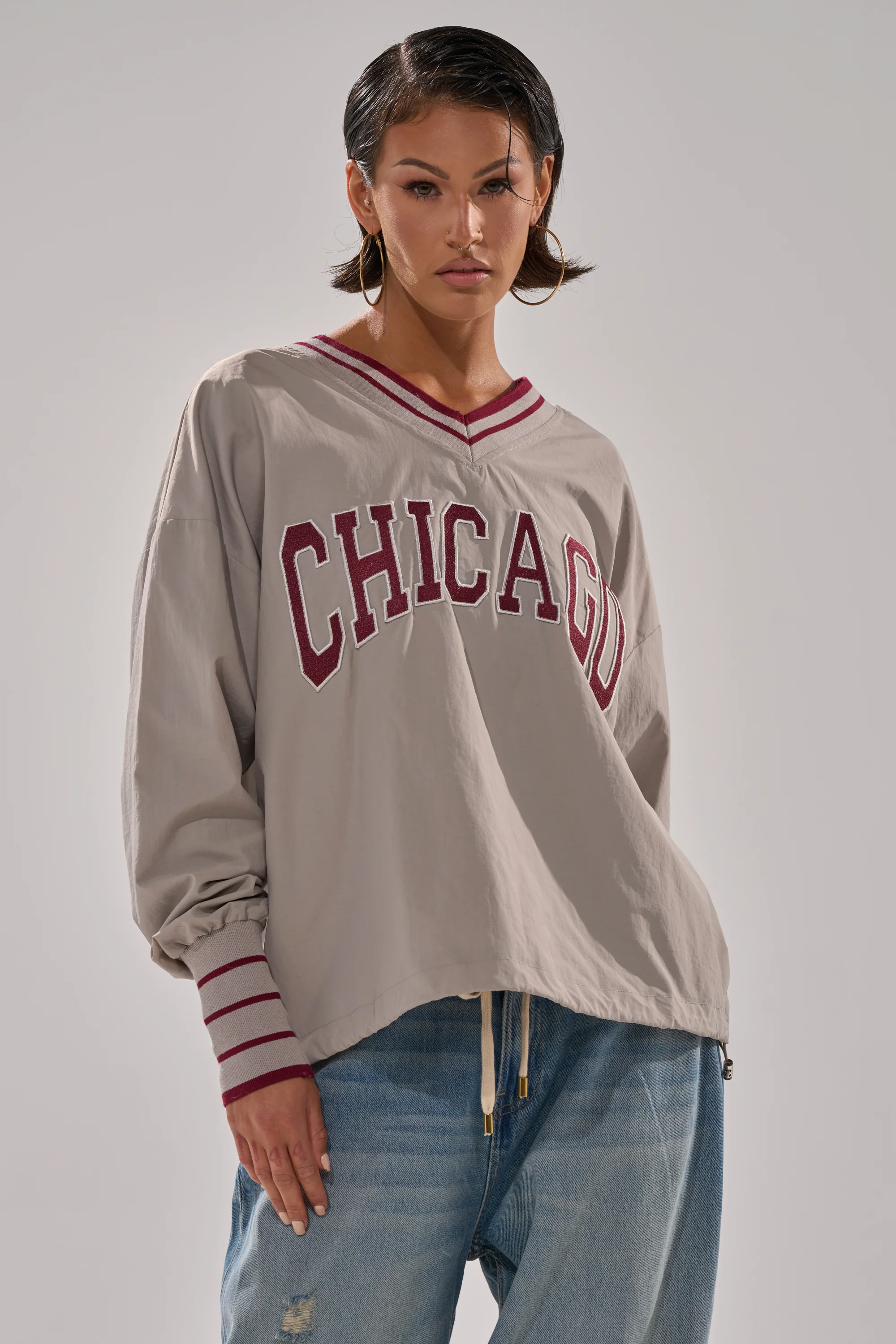 CHICAGO V-NECK SWEATSHIRT - Image 4