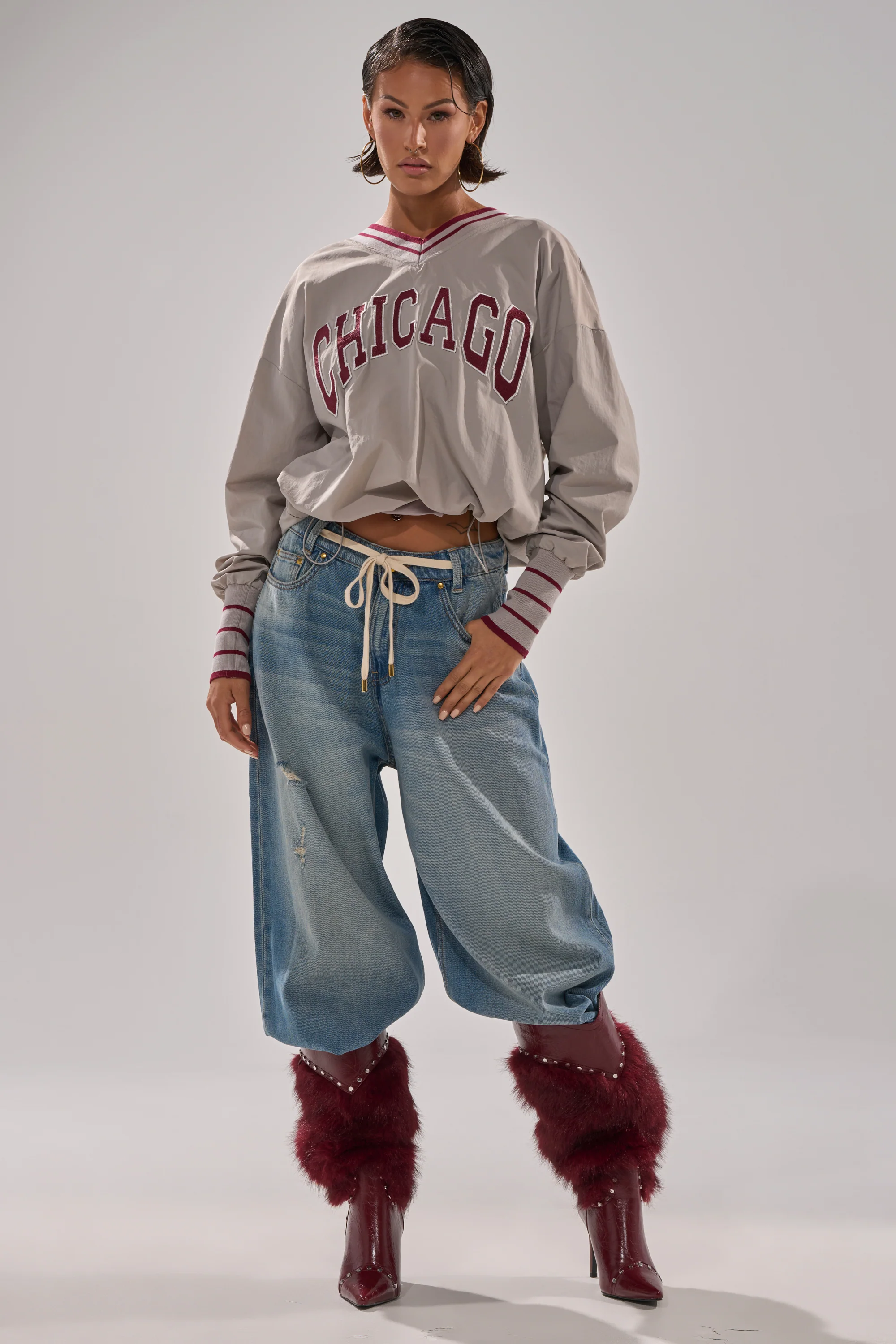 CHICAGO V-NECK SWEATSHIRT - Image 8