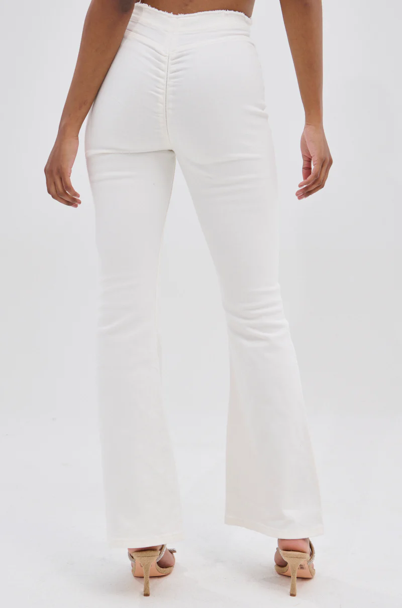 CINCHED UP DENIM PANT IN WHITE - Image 4