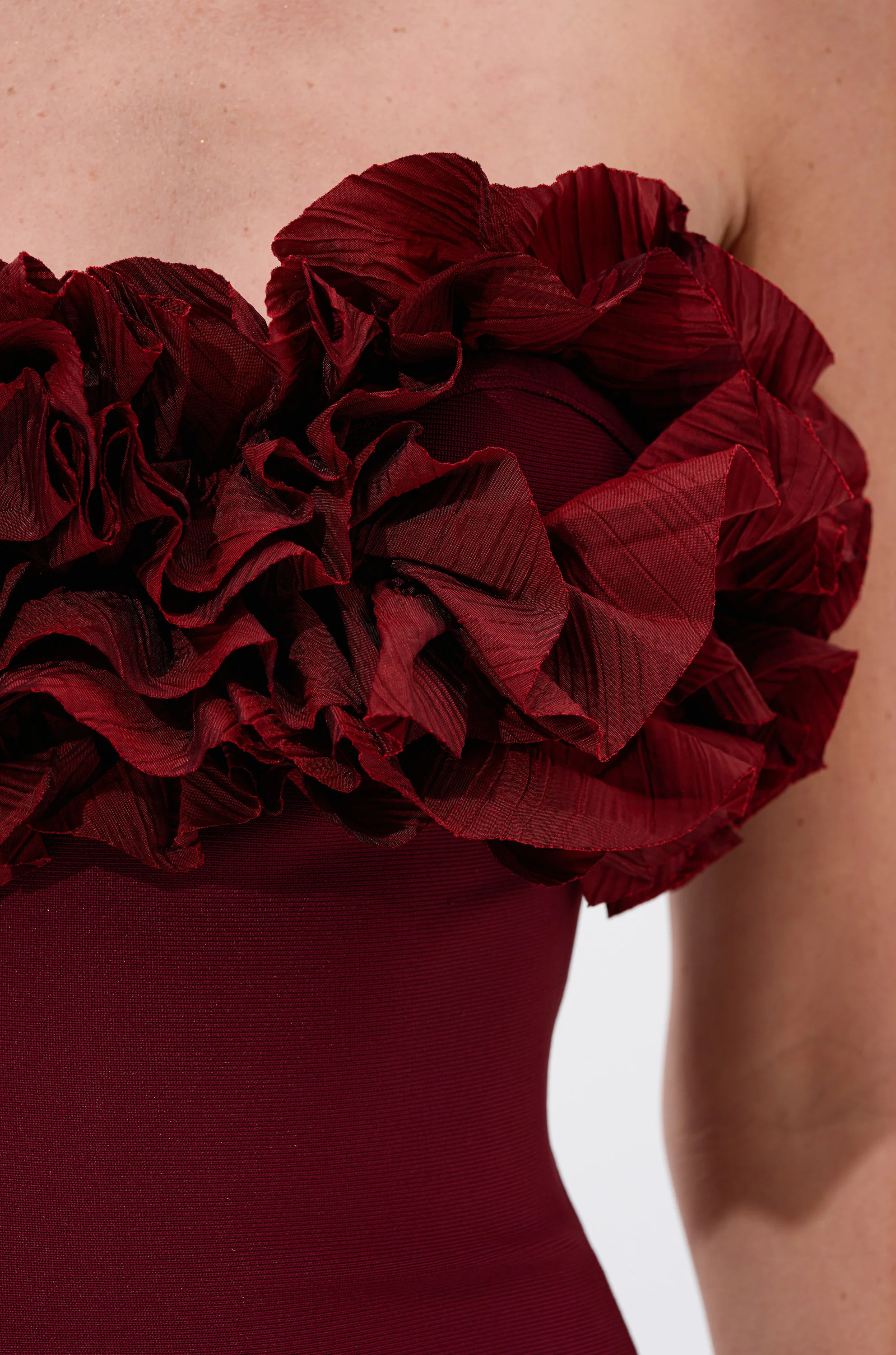 CITY LIGHTS RUFFLE MIDI DRESS IN BURGUNDY - Image 7