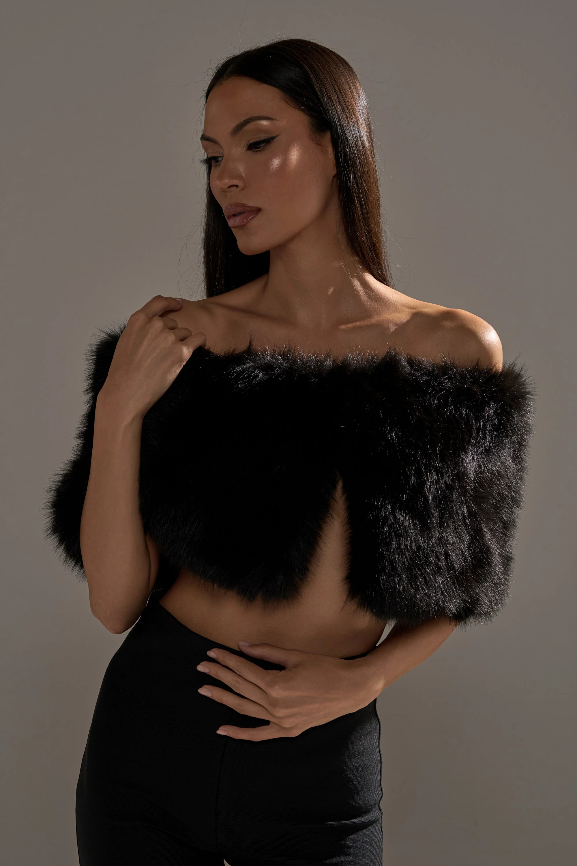 CLASSIC FAUX FUR SHAWL