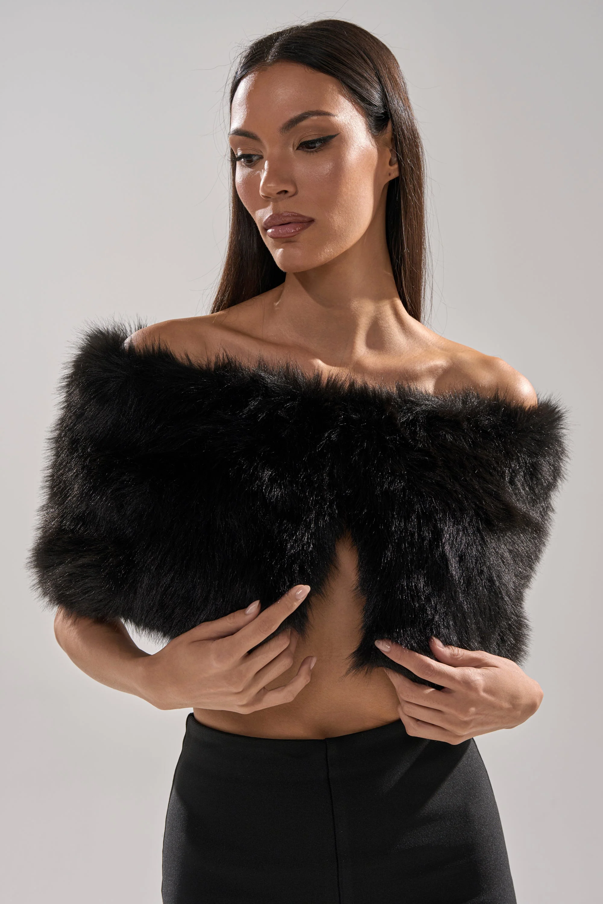 CLASSIC FAUX FUR SHAWL - Image 2