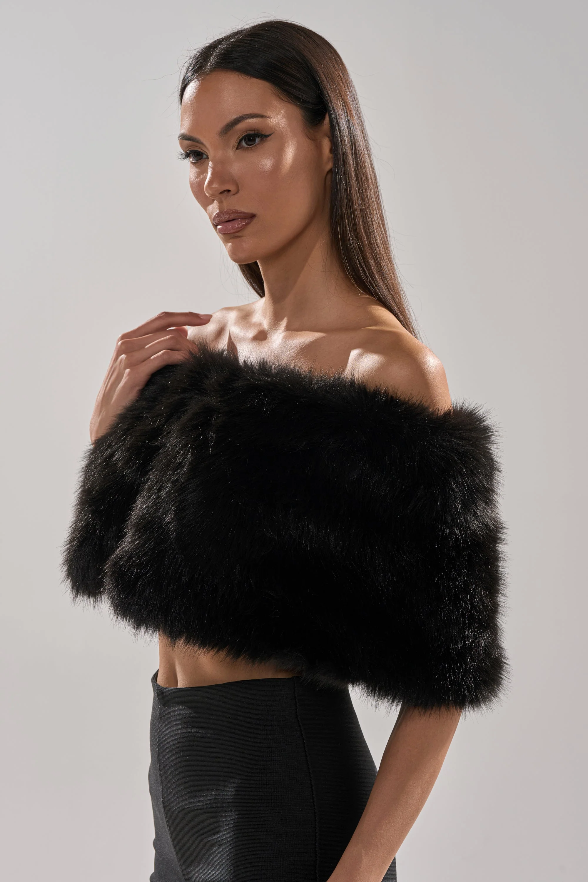 CLASSIC FAUX FUR SHAWL - Image 7