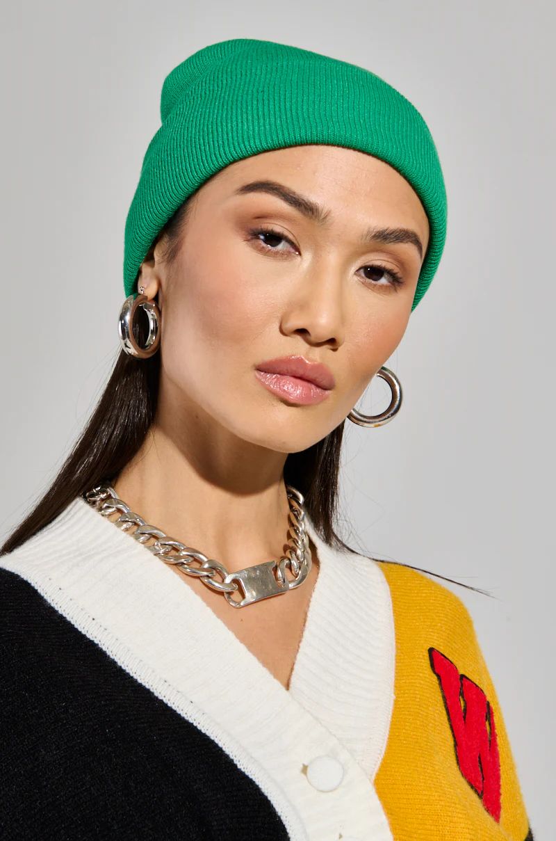 CLASSIC KNIT BEANIE IN GREEN - Image 2